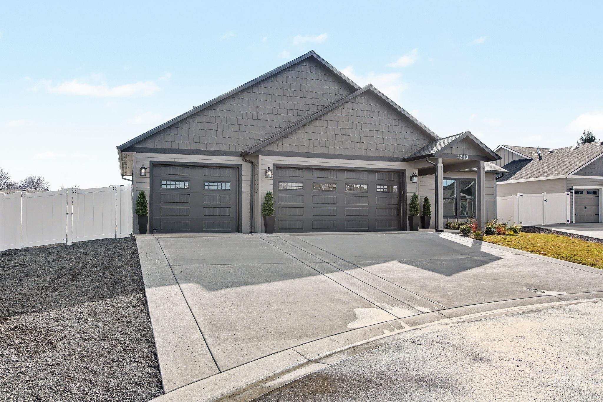 3213 Blackhawk Crt, Lewiston, Idaho 83501, 3 Bedrooms, 2 Bathrooms, Residential For Sale, Price $699,900,MLS 98978000
