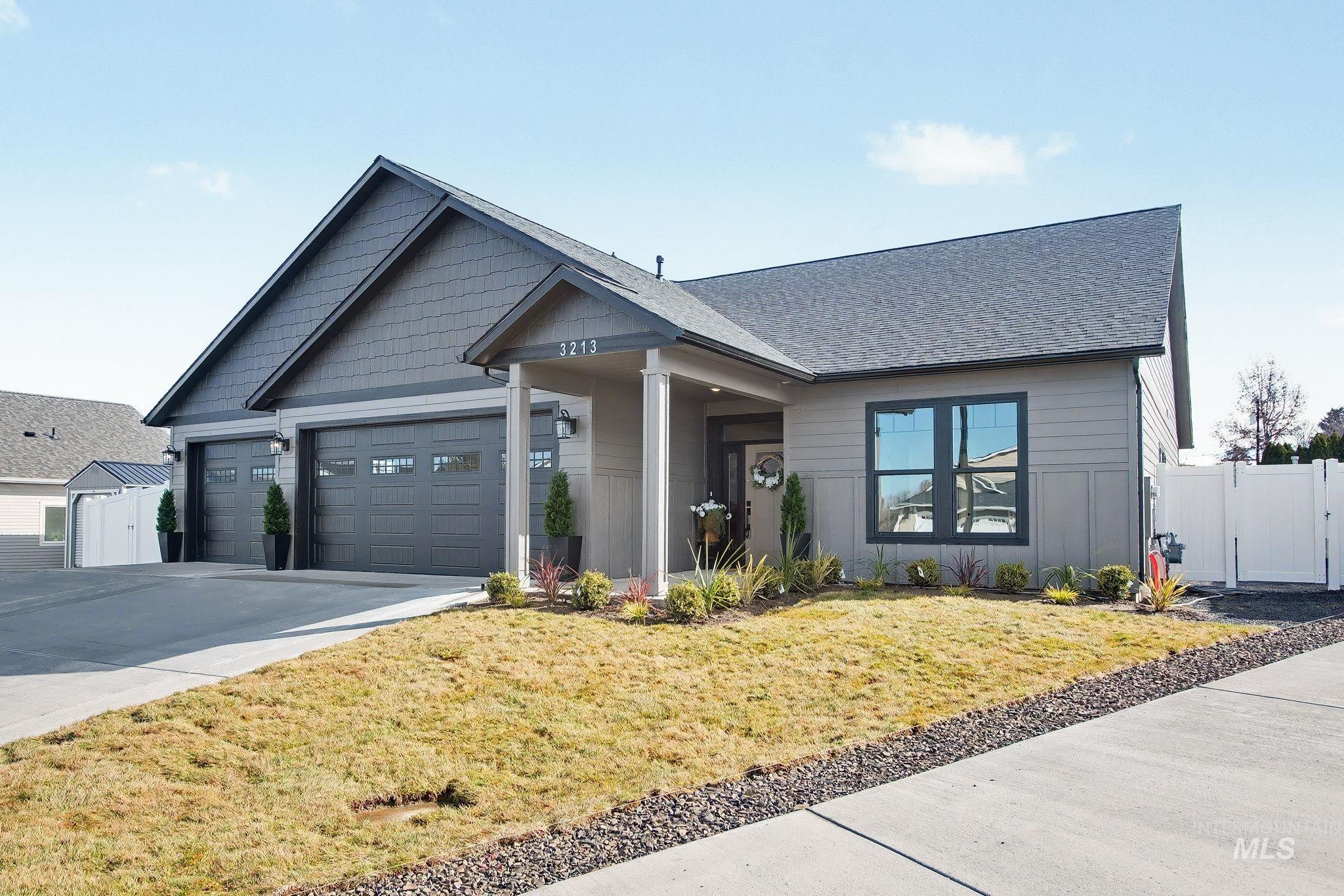 3213 Blackhawk Crt, Lewiston, Idaho 83501, 3 Bedrooms, 2 Bathrooms, Residential For Sale, Price $699,900,MLS 98978000