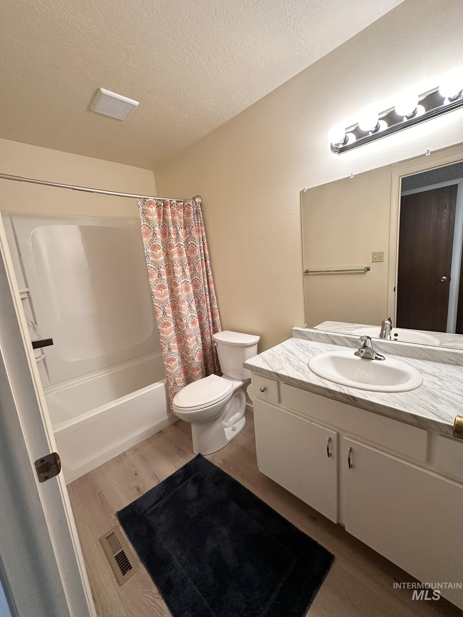 551 Park Meadows Cir, Twin Falls, Idaho 83301, 3 Bedrooms, 2 Bathrooms, Residential For Sale, Price $355,000,MLS 98978004