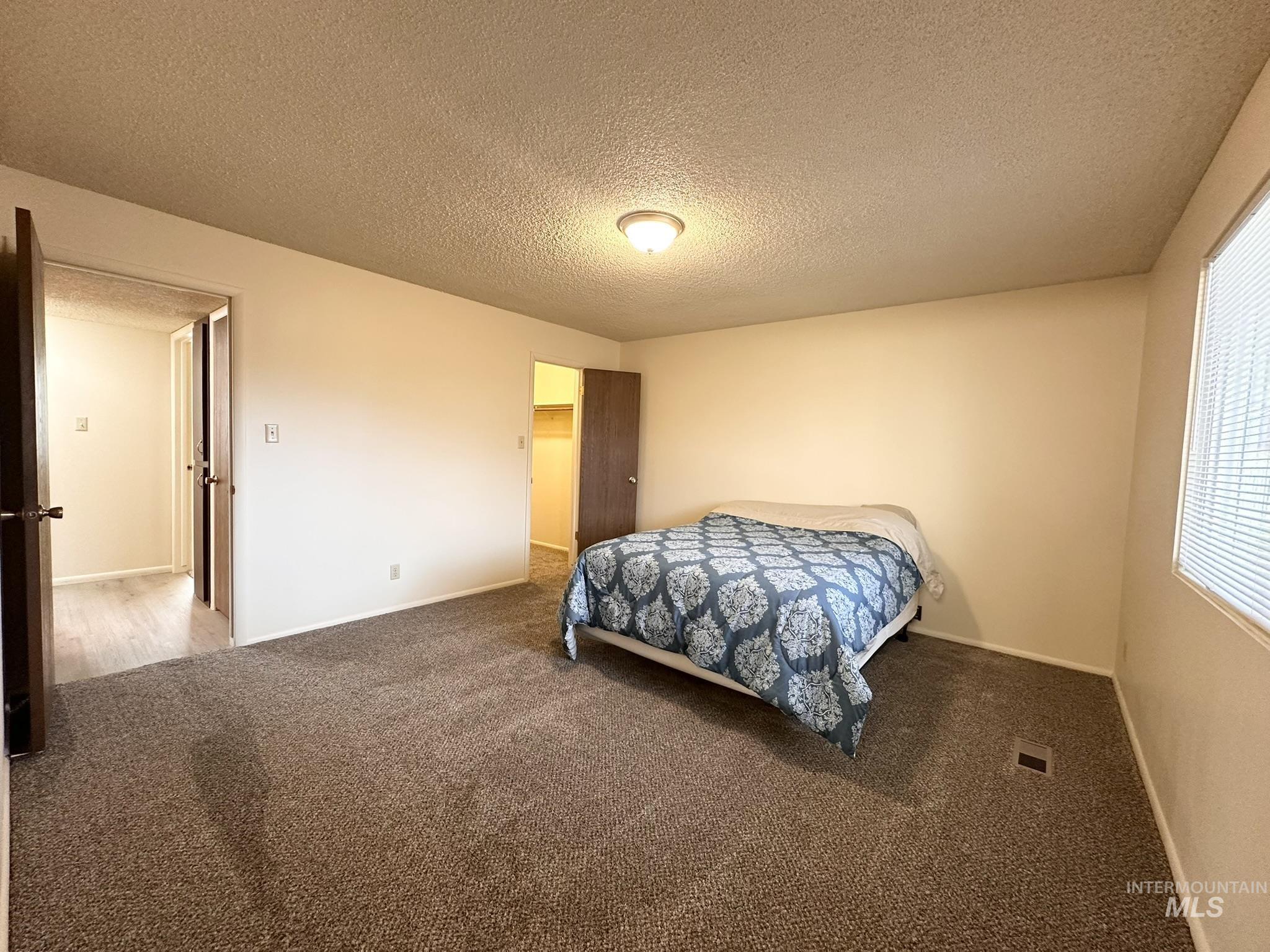 551 Park Meadows Cir, Twin Falls, Idaho 83301, 3 Bedrooms, 2 Bathrooms, Residential For Sale, Price $355,000,MLS 98978004