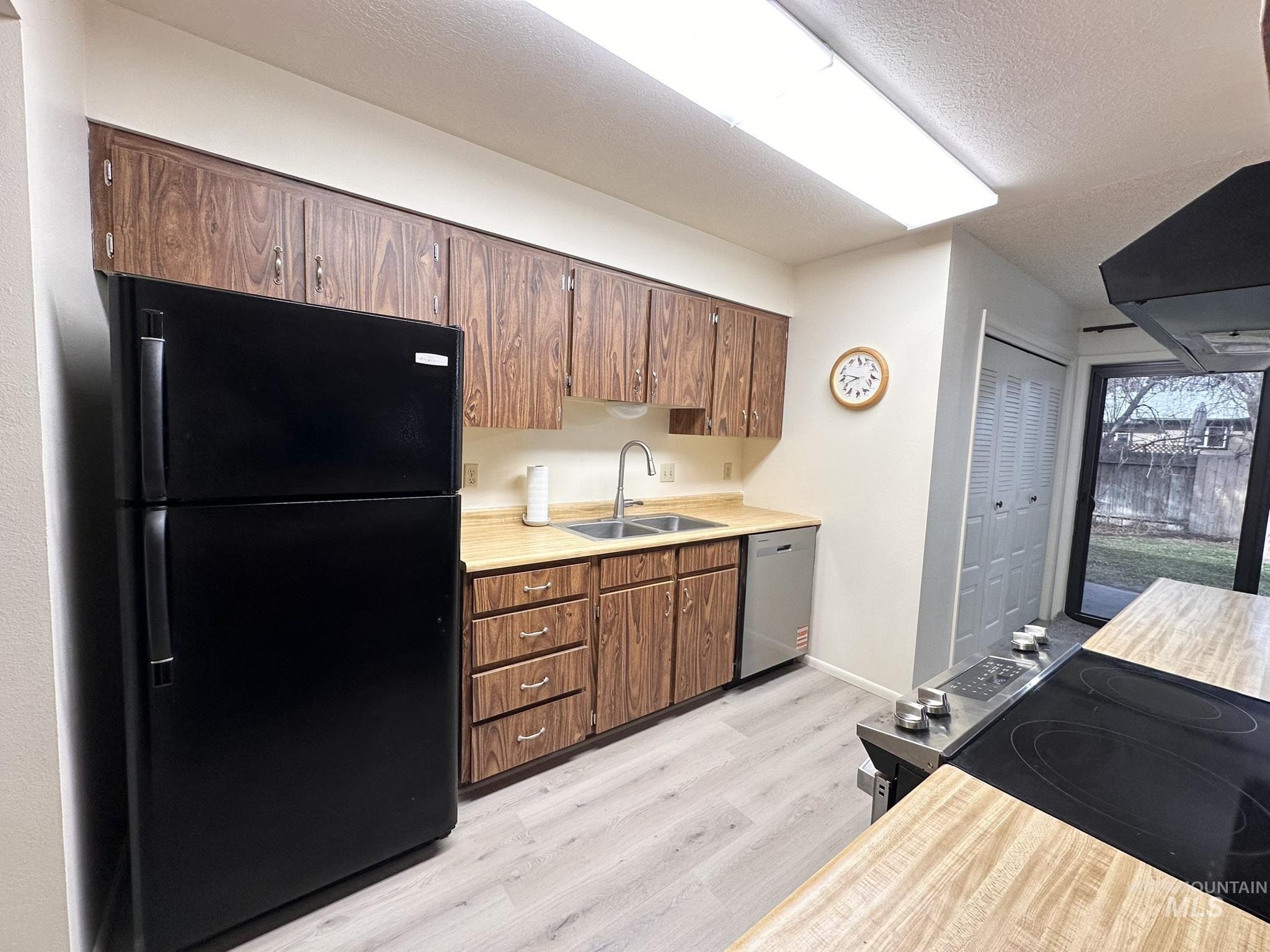 551 Park Meadows Cir, Twin Falls, Idaho 83301, 3 Bedrooms, 2 Bathrooms, Residential For Sale, Price $355,000,MLS 98978004