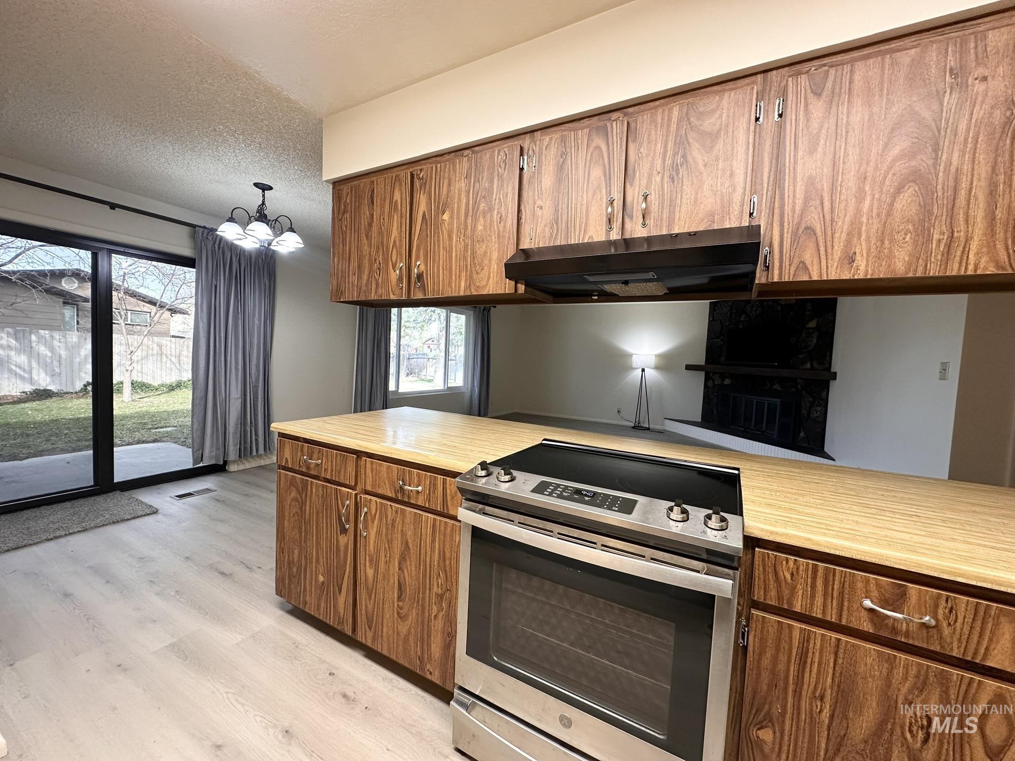 551 Park Meadows Cir, Twin Falls, Idaho 83301, 3 Bedrooms, 2 Bathrooms, Residential For Sale, Price $355,000,MLS 98978004