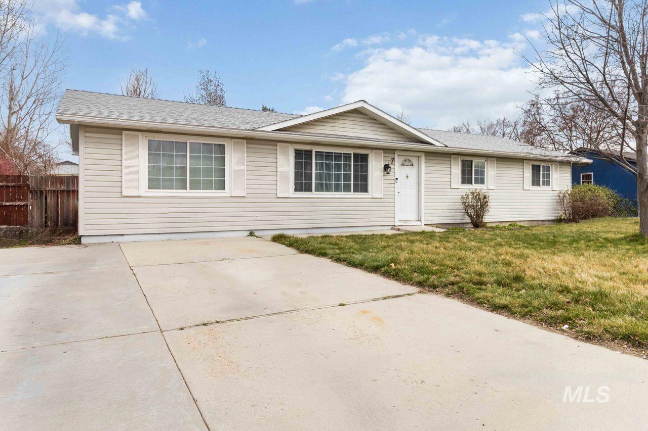 7 Brice Ave W, Middleton, Idaho 83644-3026, 3 Bedrooms, 1 Bathroom, Residential For Sale, Price $279,900,MLS 98978005