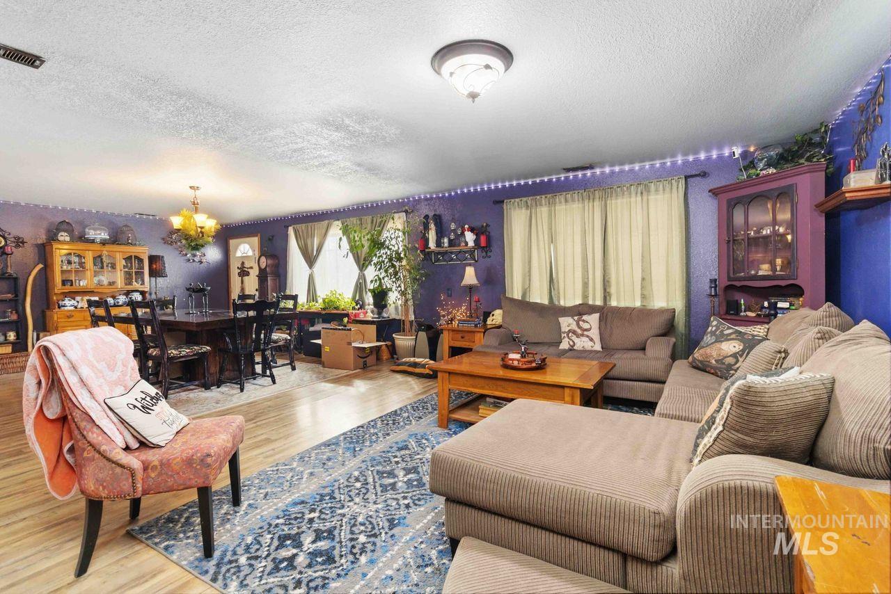 7 Brice Ave W, Middleton, Idaho 83644-3026, 3 Bedrooms, 1 Bathroom, Residential For Sale, Price $279,900,MLS 98978005