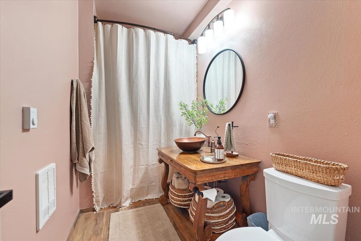 6 E Beck Rd, Garden Valley, Idaho 83622, 4 Bedrooms, 4.5 Bathrooms, Residential For Sale, Price $975,000,MLS 98978008