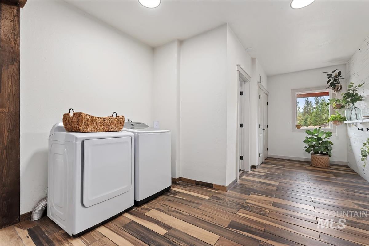 6 E Beck Rd, Garden Valley, Idaho 83622, 4 Bedrooms, 4.5 Bathrooms, Residential For Sale, Price $975,000,MLS 98978008