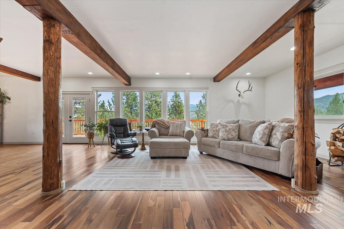 6 E Beck Rd, Garden Valley, Idaho 83622, 4 Bedrooms, 4.5 Bathrooms, Residential For Sale, Price $975,000,MLS 98978008