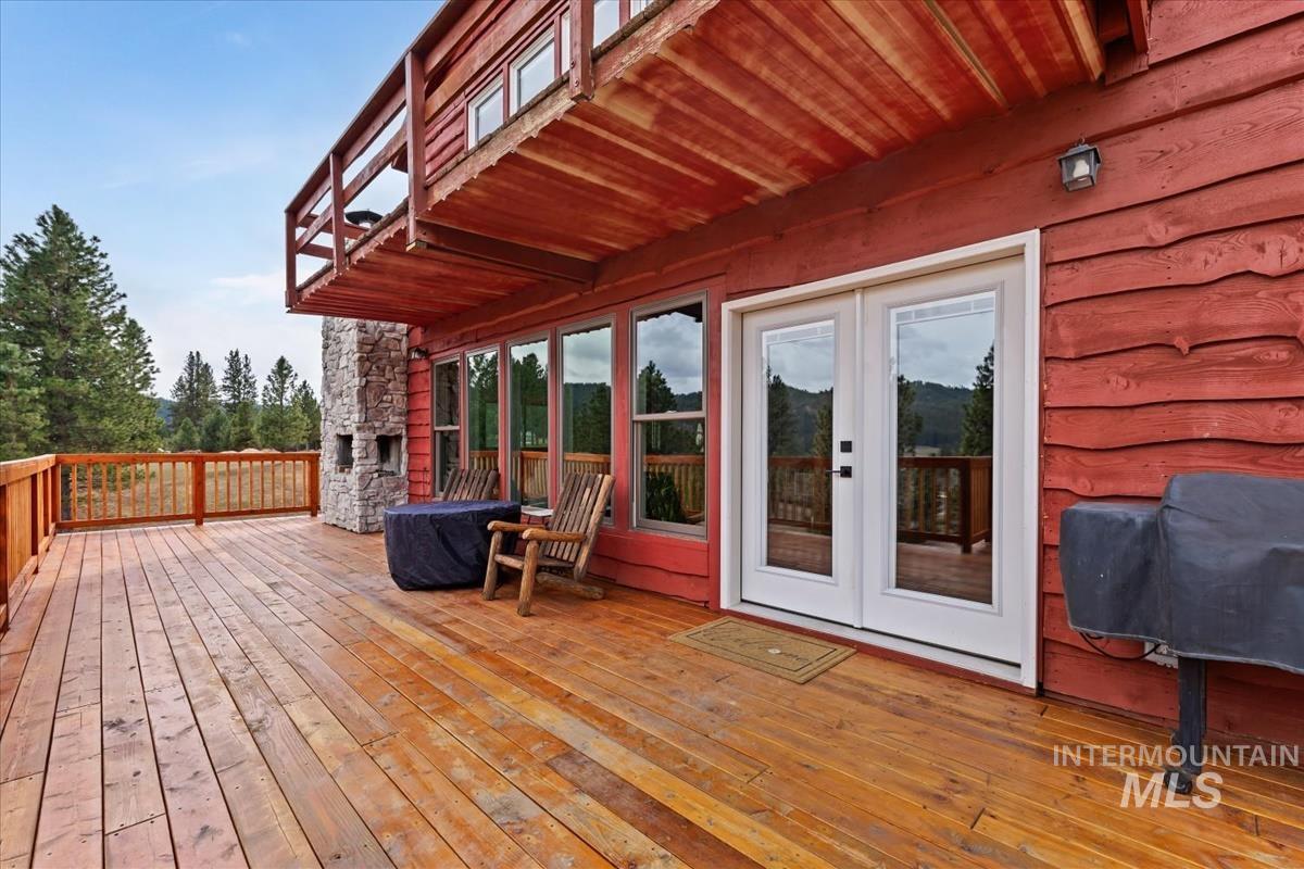 6 E Beck Rd, Garden Valley, Idaho 83622, 4 Bedrooms, 4.5 Bathrooms, Residential For Sale, Price $975,000,MLS 98978008