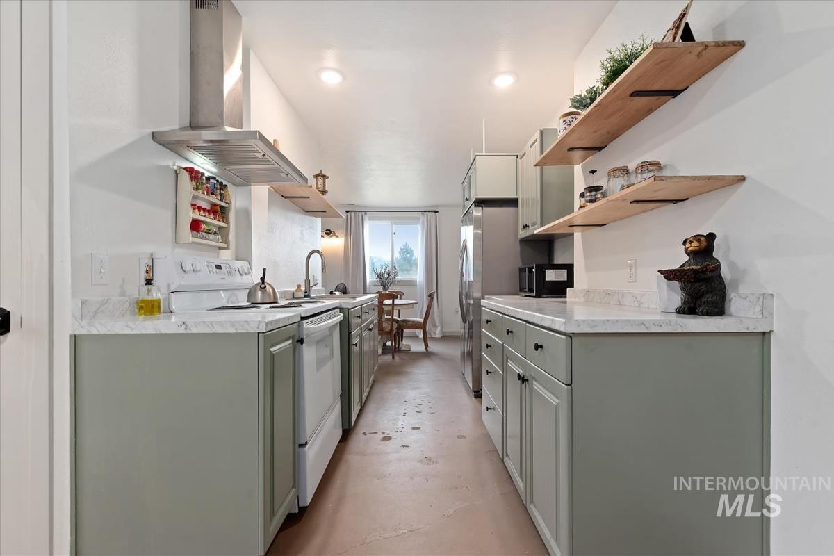 6 E Beck Rd, Garden Valley, Idaho 83622, 4 Bedrooms, 4.5 Bathrooms, Residential For Sale, Price $975,000,MLS 98978008