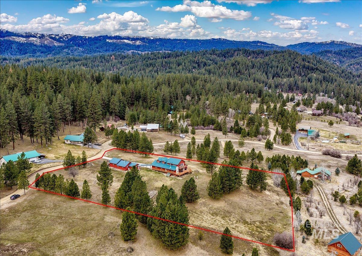 6 E Beck Rd, Garden Valley, Idaho 83622, 4 Bedrooms, 4.5 Bathrooms, Residential For Sale, Price $975,000,MLS 98978008