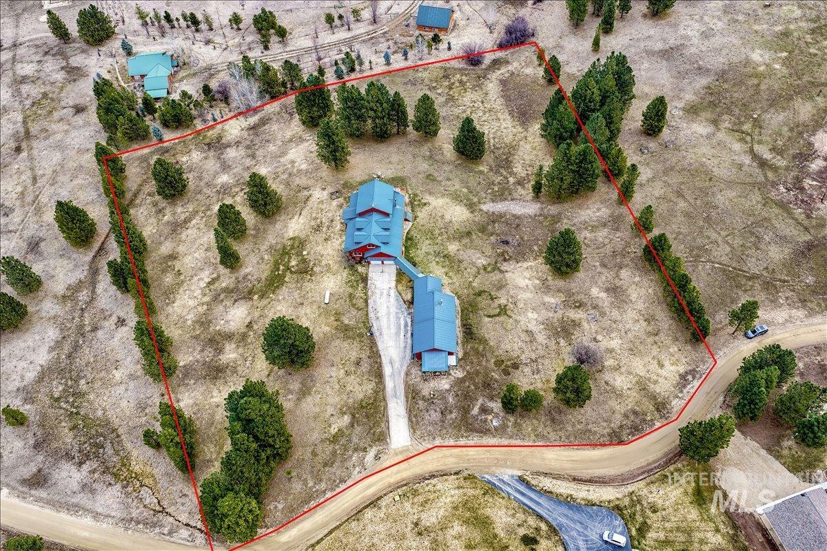 6 E Beck Rd, Garden Valley, Idaho 83622, 4 Bedrooms, 4.5 Bathrooms, Residential For Sale, Price $975,000,MLS 98978008