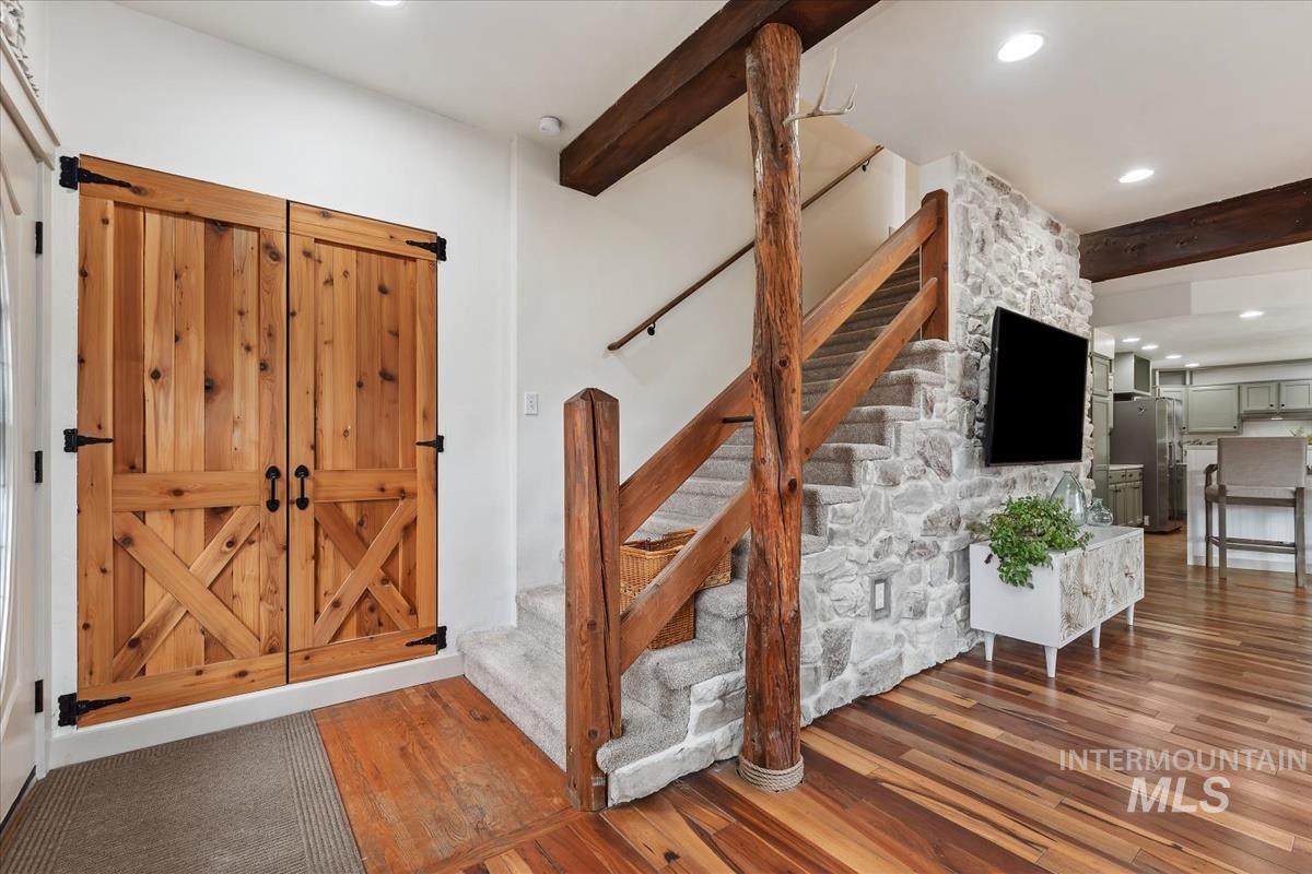 6 E Beck Rd, Garden Valley, Idaho 83622, 4 Bedrooms, 4.5 Bathrooms, Residential For Sale, Price $975,000,MLS 98978008