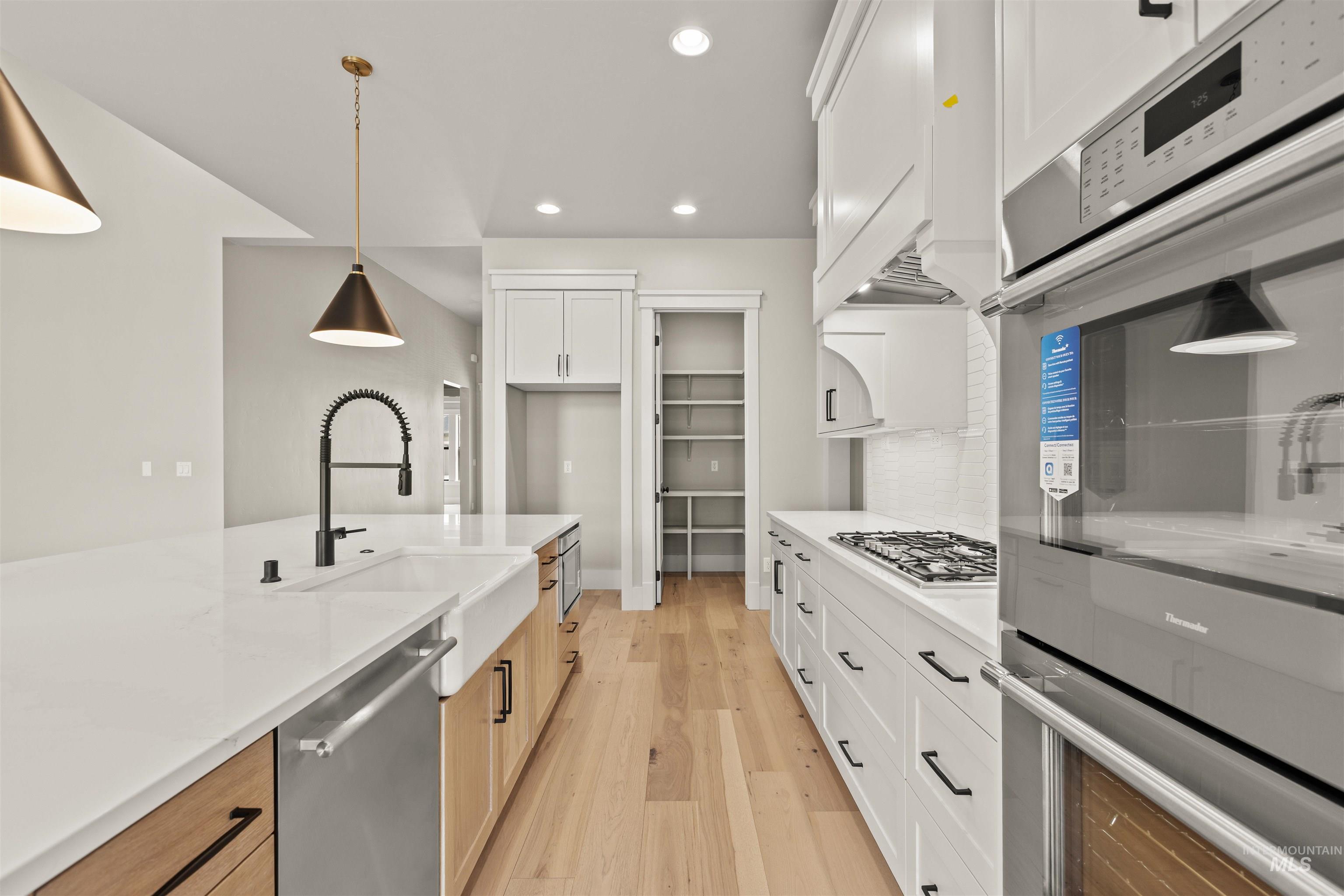 6891 S Utmost Way, Meridian, Idaho 83642, 4 Bedrooms, 3.5 Bathrooms, Residential For Sale, Price $989,777, 98978009