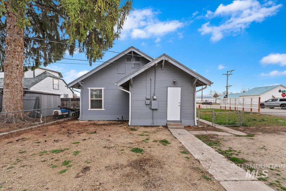 103 N Dewey Ave, Middleton, Idaho 83644, 2 Bedrooms, 1 Bathroom, Residential For Sale, Price $309,900,MLS 98978011