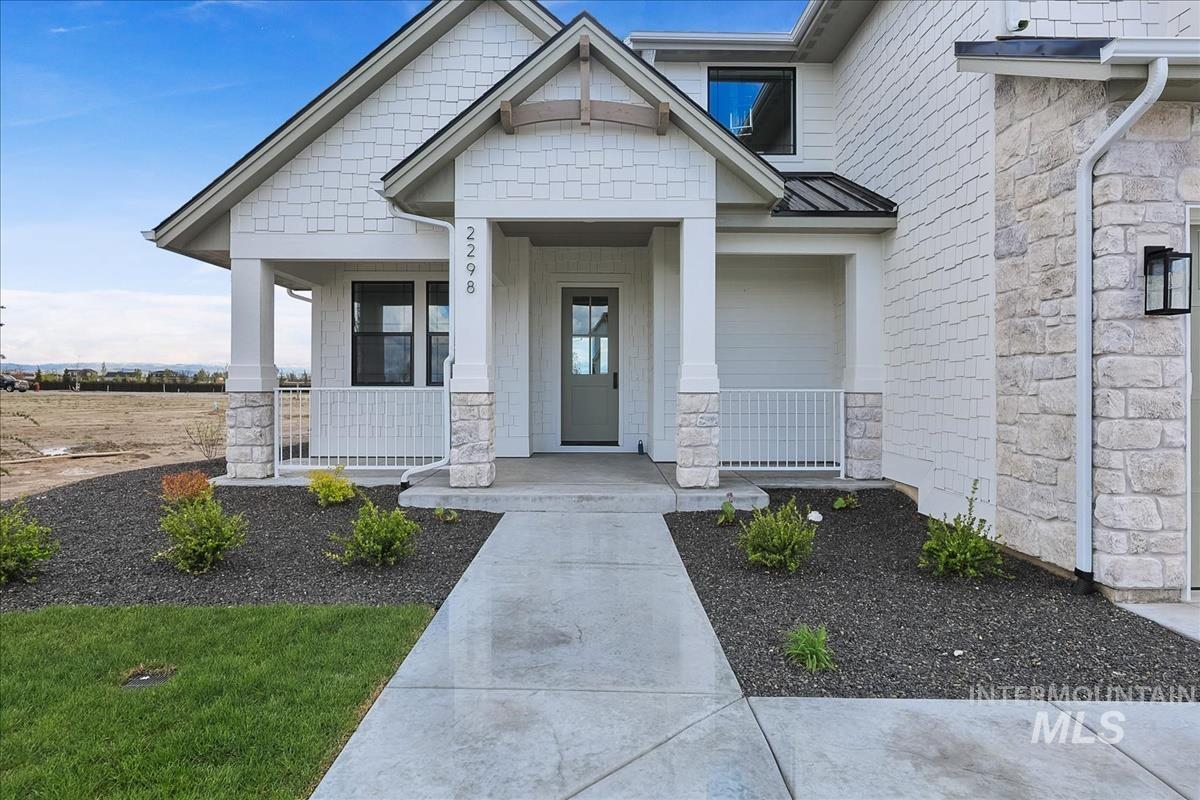 2298 N Buhrstone Pl., Eagle, Idaho 83616, 4 Bedrooms, 3.5 Bathrooms, Residential For Sale, Price $999,000, 98978012