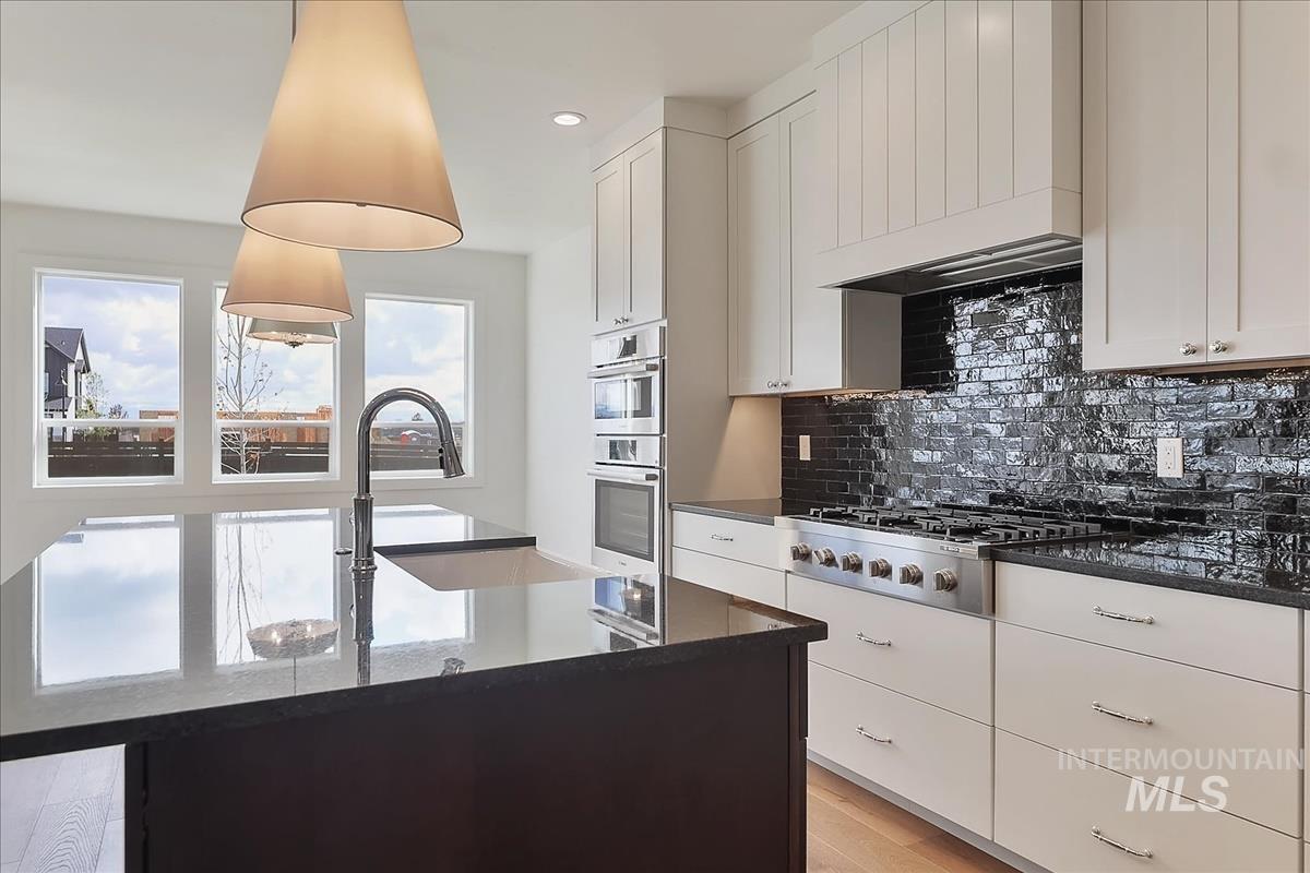 2298 N Buhrstone, Eagle, Idaho 83616, 4 Bedrooms, 3.5 Bathrooms, Residential For Sale, Price $1,100,000,MLS 98978012