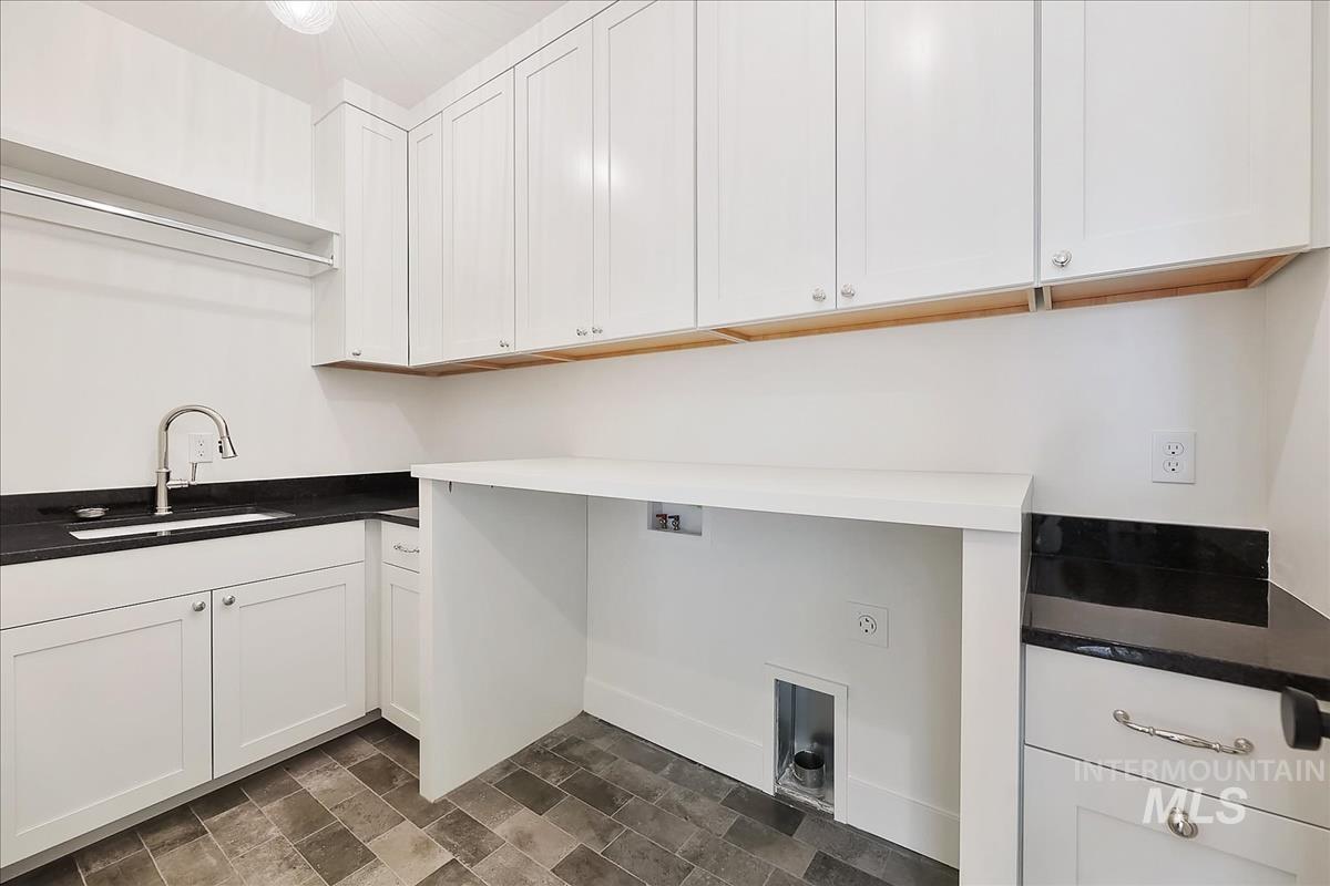 2298 N Buhrstone, Eagle, Idaho 83616, 4 Bedrooms, 3.5 Bathrooms, Residential For Sale, Price $1,100,000,MLS 98978012