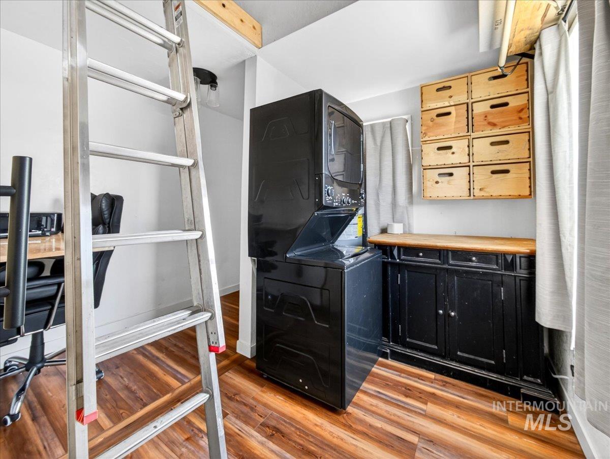 722 S Washington, Emmett, Idaho 83617, 2 Bedrooms, 1 Bathroom, Residential For Sale, Price $249,900,MLS 98978014