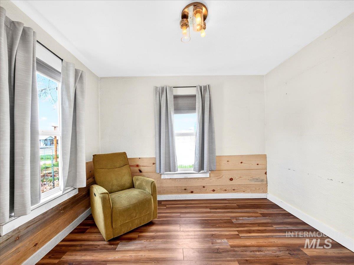 722 S Washington, Emmett, Idaho 83617, 2 Bedrooms, 1 Bathroom, Residential For Sale, Price $249,900,MLS 98978014