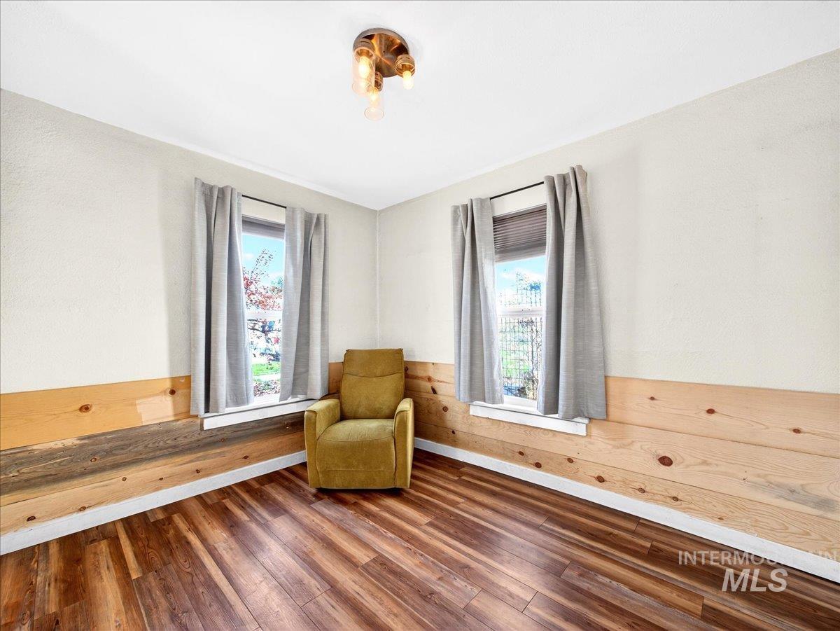 722 S Washington, Emmett, Idaho 83617, 2 Bedrooms, 1 Bathroom, Residential For Sale, Price $249,900,MLS 98978014