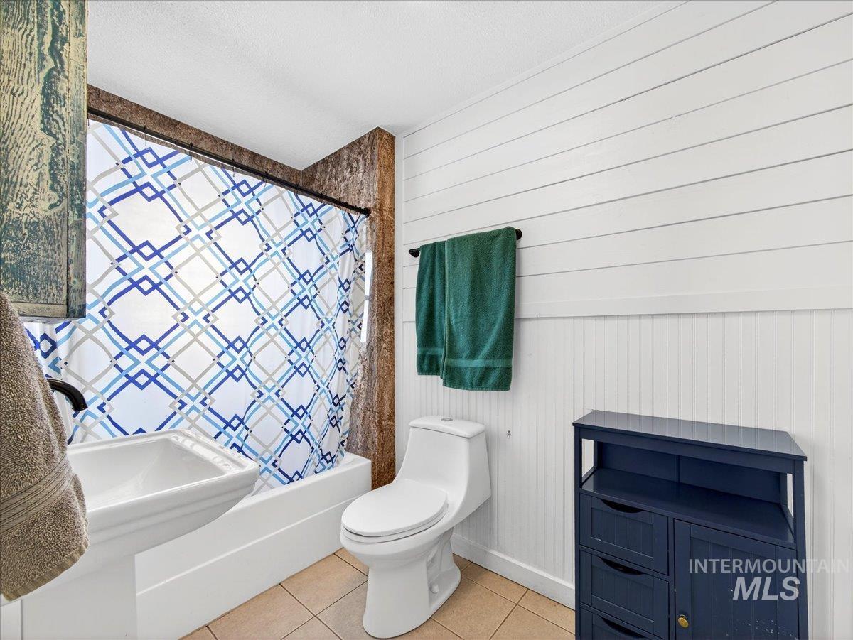 722 S Washington, Emmett, Idaho 83617, 2 Bedrooms, 1 Bathroom, Residential For Sale, Price $249,900,MLS 98978014