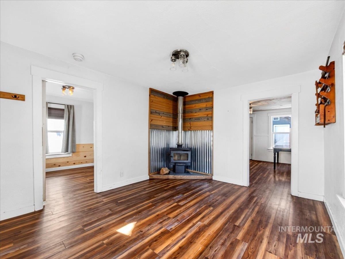 722 S Washington, Emmett, Idaho 83617, 2 Bedrooms, 1 Bathroom, Residential For Sale, Price $249,900,MLS 98978014