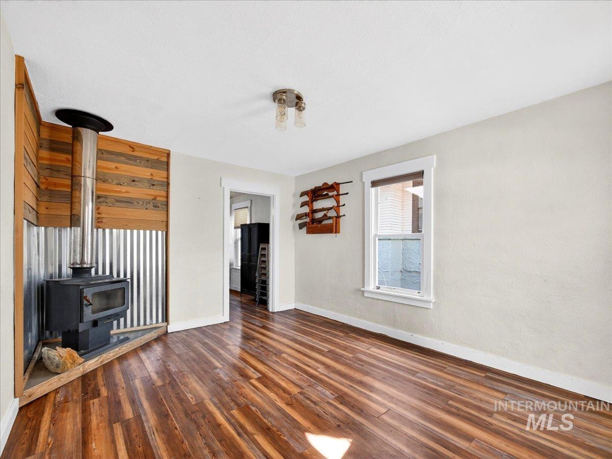 722 S Washington, Emmett, Idaho 83617, 2 Bedrooms, 1 Bathroom, Residential For Sale, Price $249,900,MLS 98978014