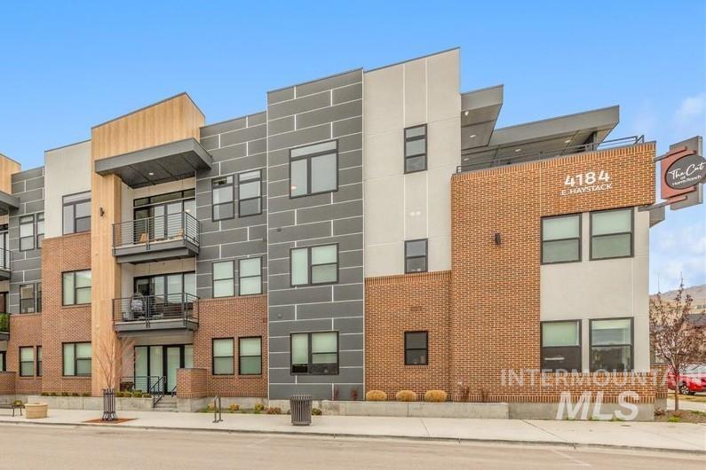 4184 E Haystack St, Boise, Idaho 83716, 2 Bedrooms, 2 Bathrooms, Residential For Sale, Price $509,900,MLS 98978016