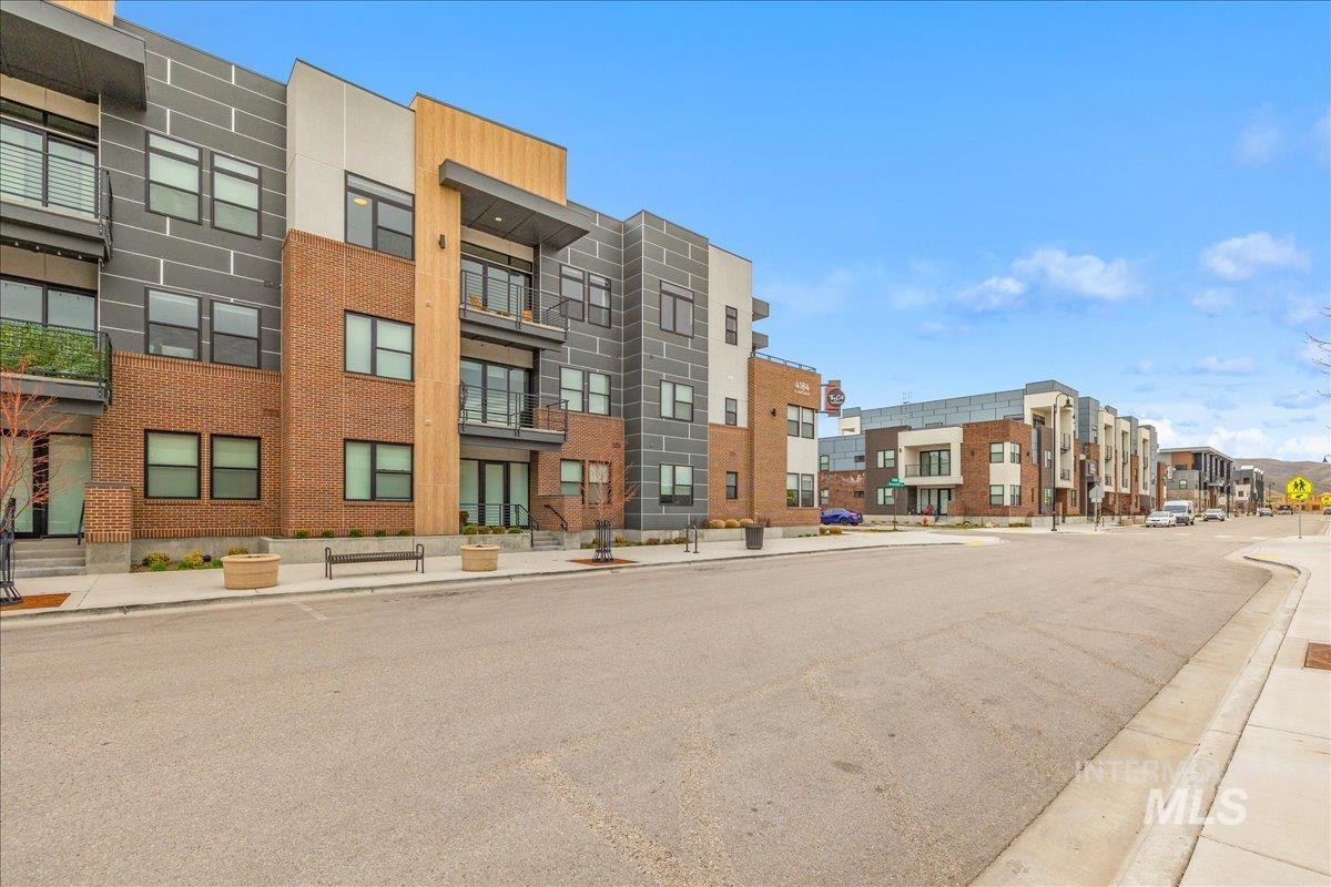 4184 E Haystack St, Boise, Idaho 83716, 2 Bedrooms, 2 Bathrooms, Residential For Sale, Price $509,900,MLS 98978016