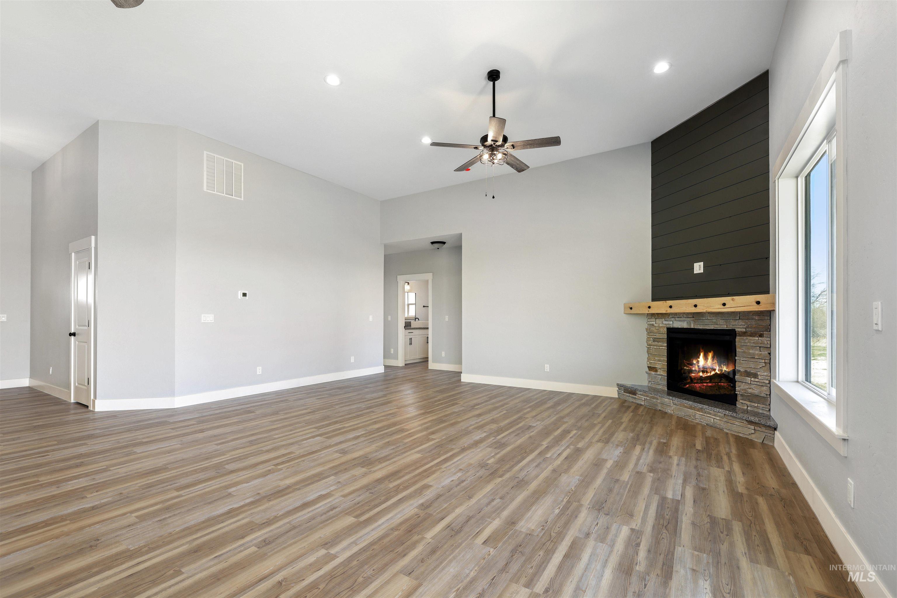 2514 Tulip cir, Twin Falls, Idaho 83301, 4 Bedrooms, 2.5 Bathrooms, Residential For Sale, Price $815,000, 98978017