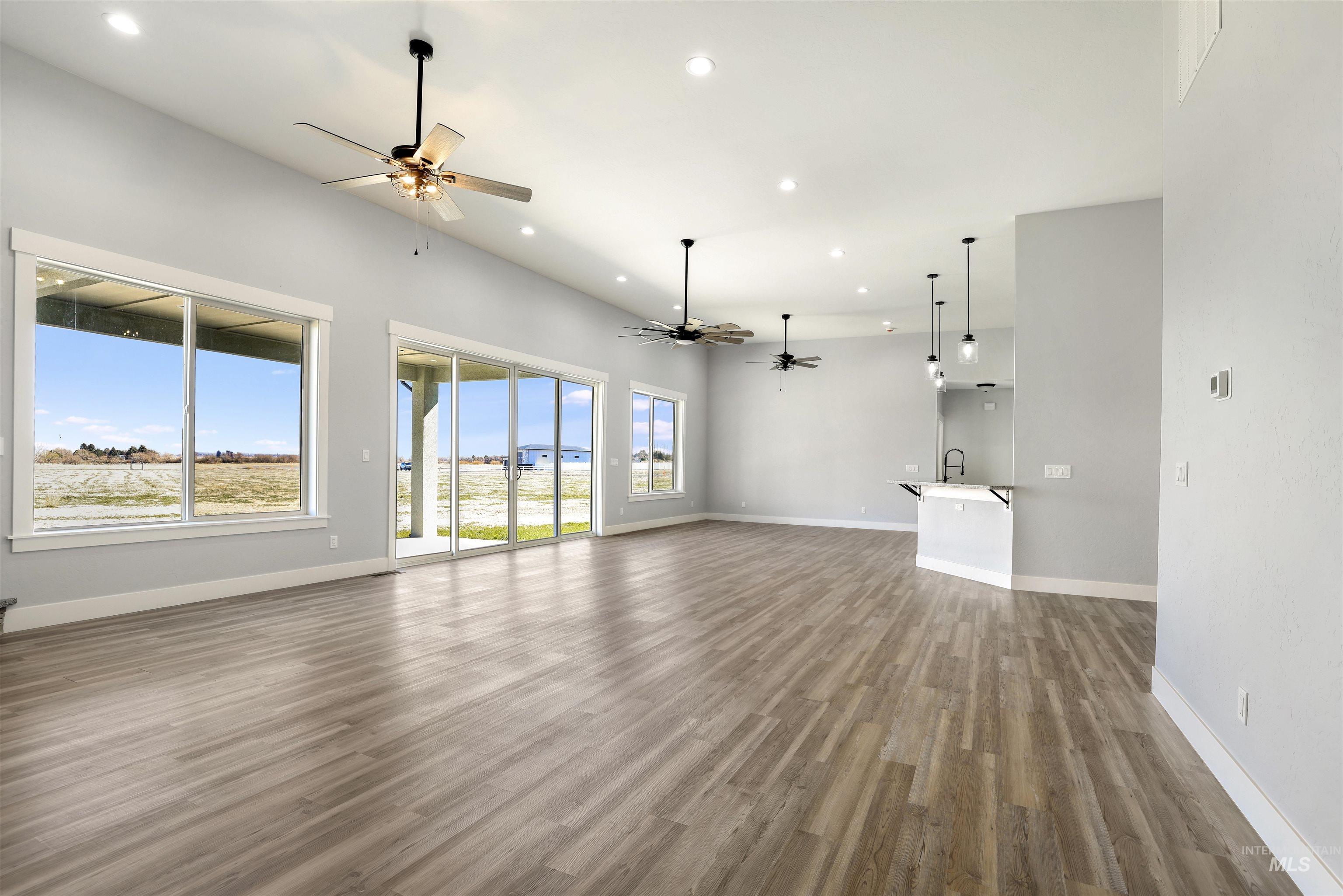 2514 Tulip cir, Twin Falls, Idaho 83301, 4 Bedrooms, 2.5 Bathrooms, Residential For Sale, Price $815,000, 98978017