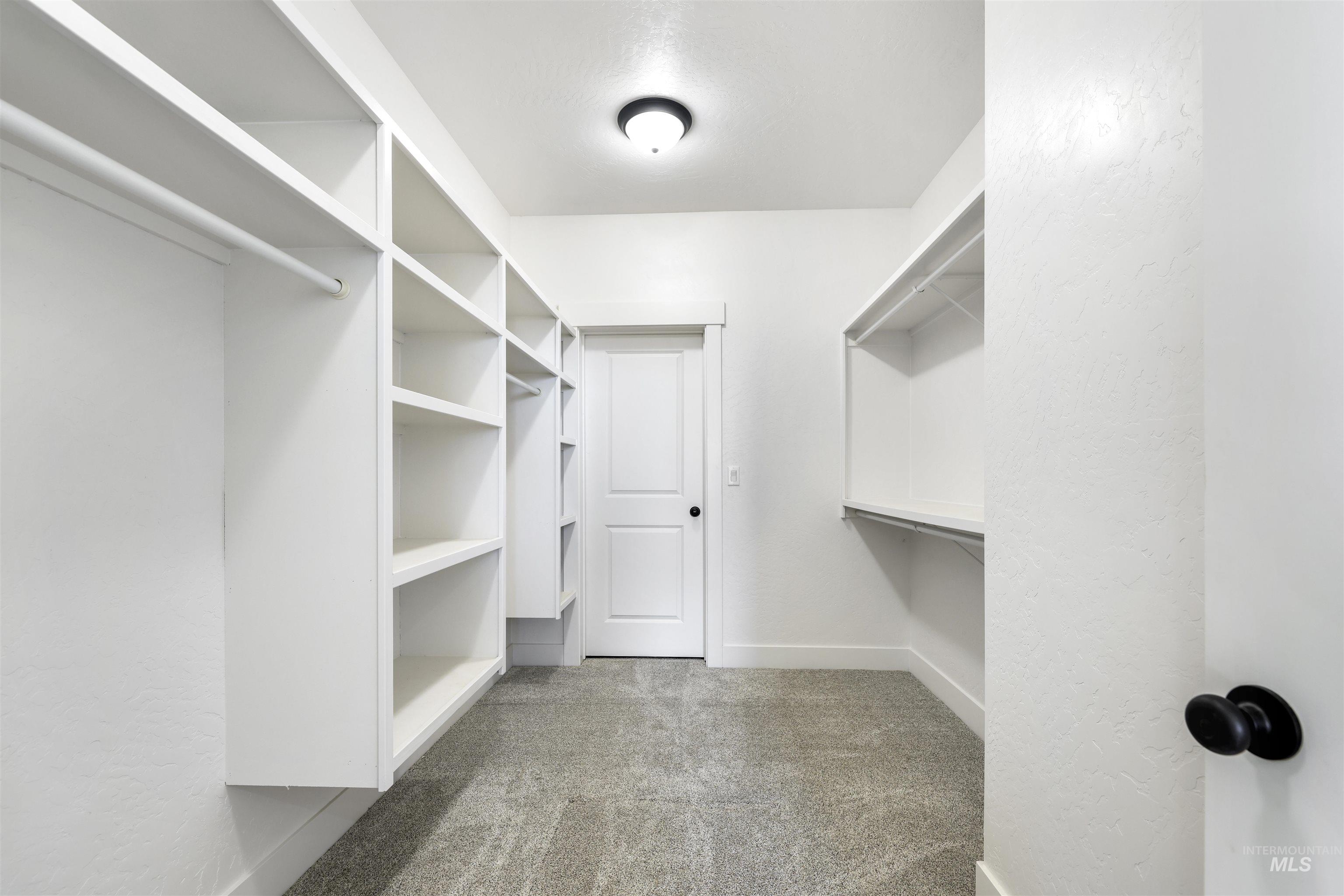 2514 Tulip cir, Twin Falls, Idaho 83301, 4 Bedrooms, 2.5 Bathrooms, Residential For Sale, Price $815,000, 98978017