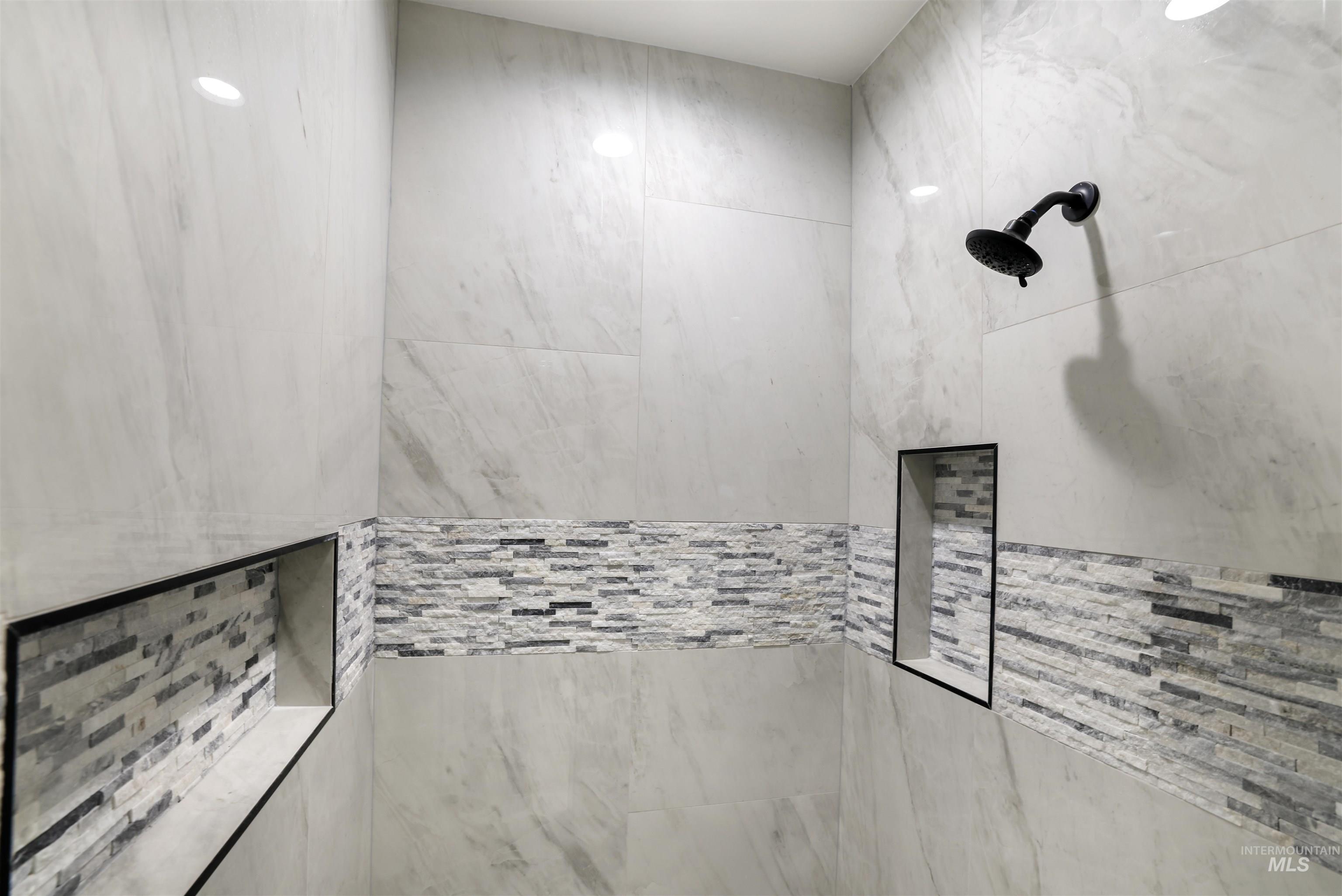 2514 Tulip cir, Twin Falls, Idaho 83301, 4 Bedrooms, 2.5 Bathrooms, Residential For Sale, Price $815,000, 98978017