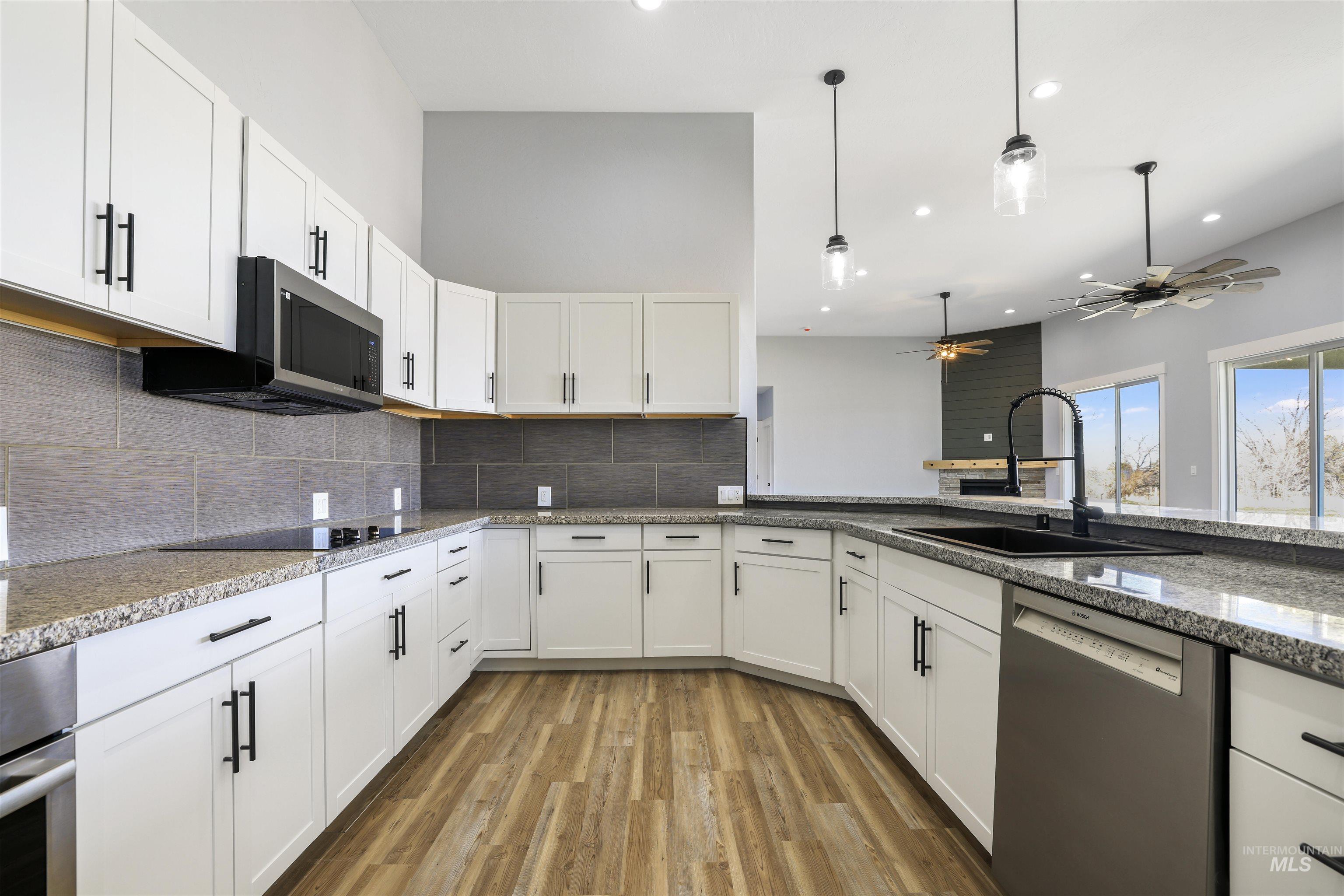 2514 Tulip cir, Twin Falls, Idaho 83301, 4 Bedrooms, 2.5 Bathrooms, Residential For Sale, Price $815,000, 98978017