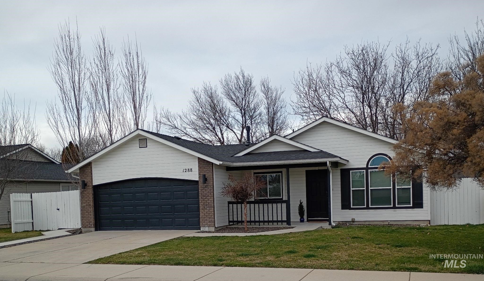 1288 E Sothesby St, Meridian, Idaho 83642, 3 Bedrooms, 2 Bathrooms, Residential For Sale, Price $429,900,MLS 98978018