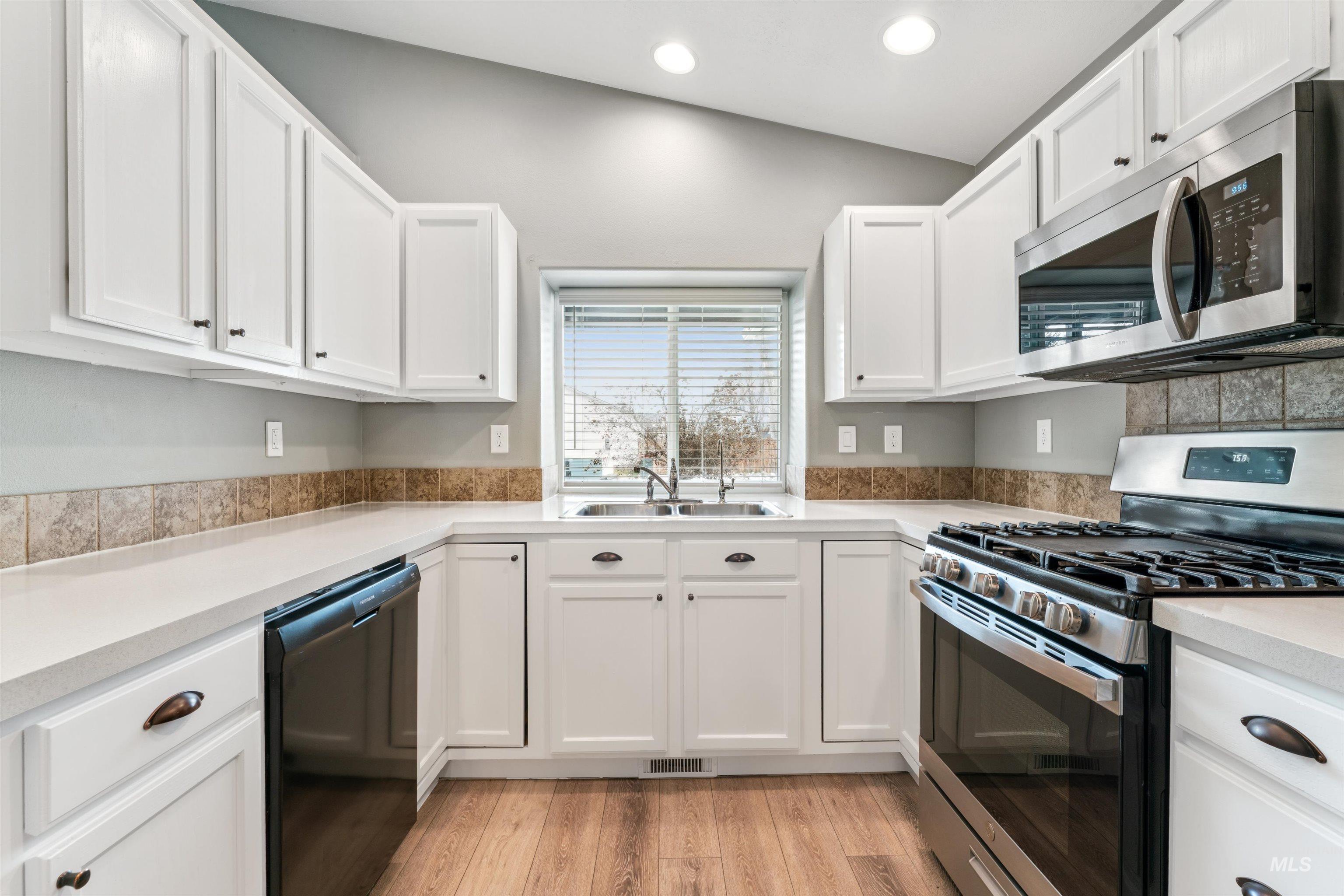 1288 E Sothesby St, Meridian, Idaho 83642, 3 Bedrooms, 2 Bathrooms, Residential For Sale, Price $429,900,MLS 98978018