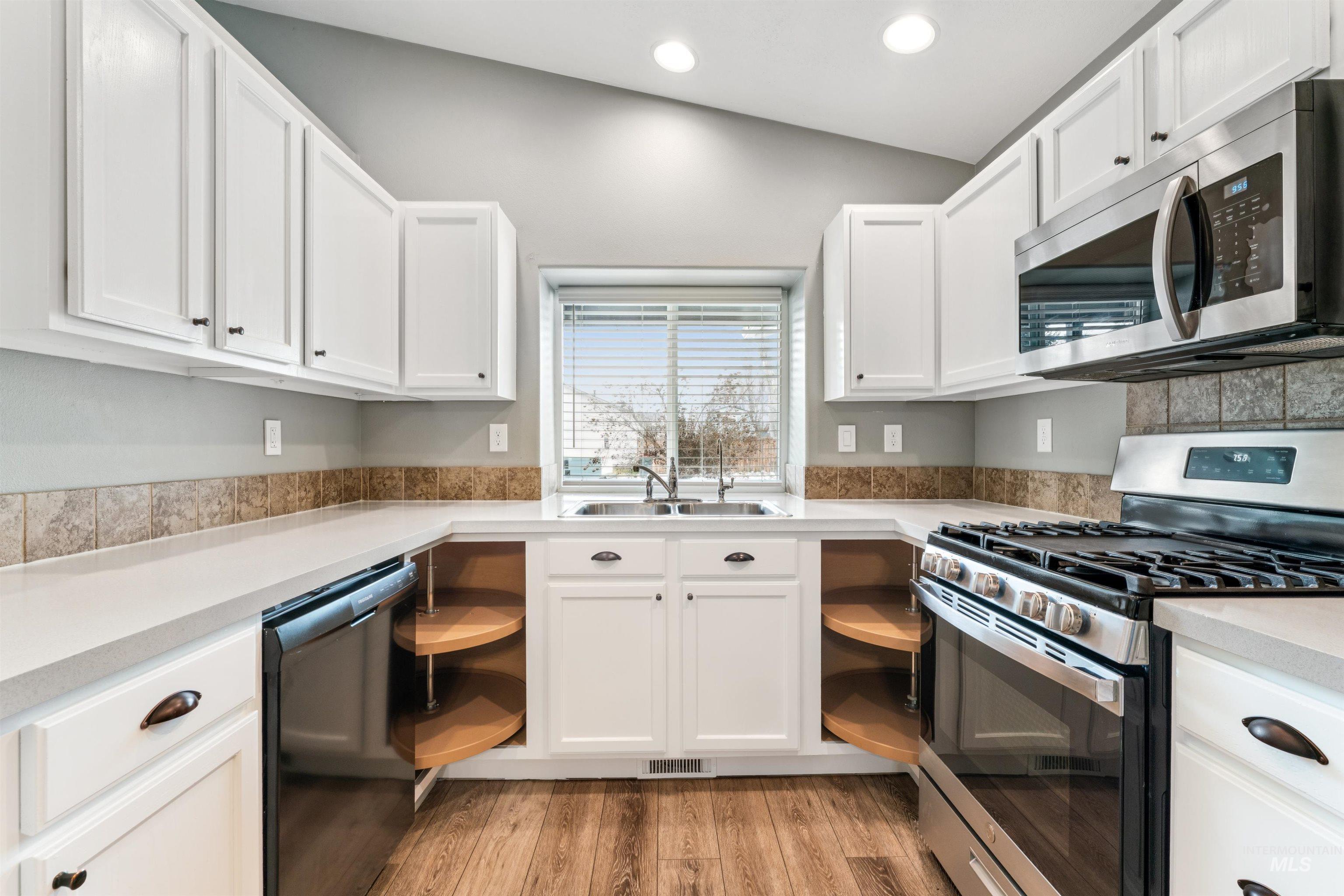 1288 E Sothesby St, Meridian, Idaho 83642, 3 Bedrooms, 2 Bathrooms, Residential For Sale, Price $429,900,MLS 98978018