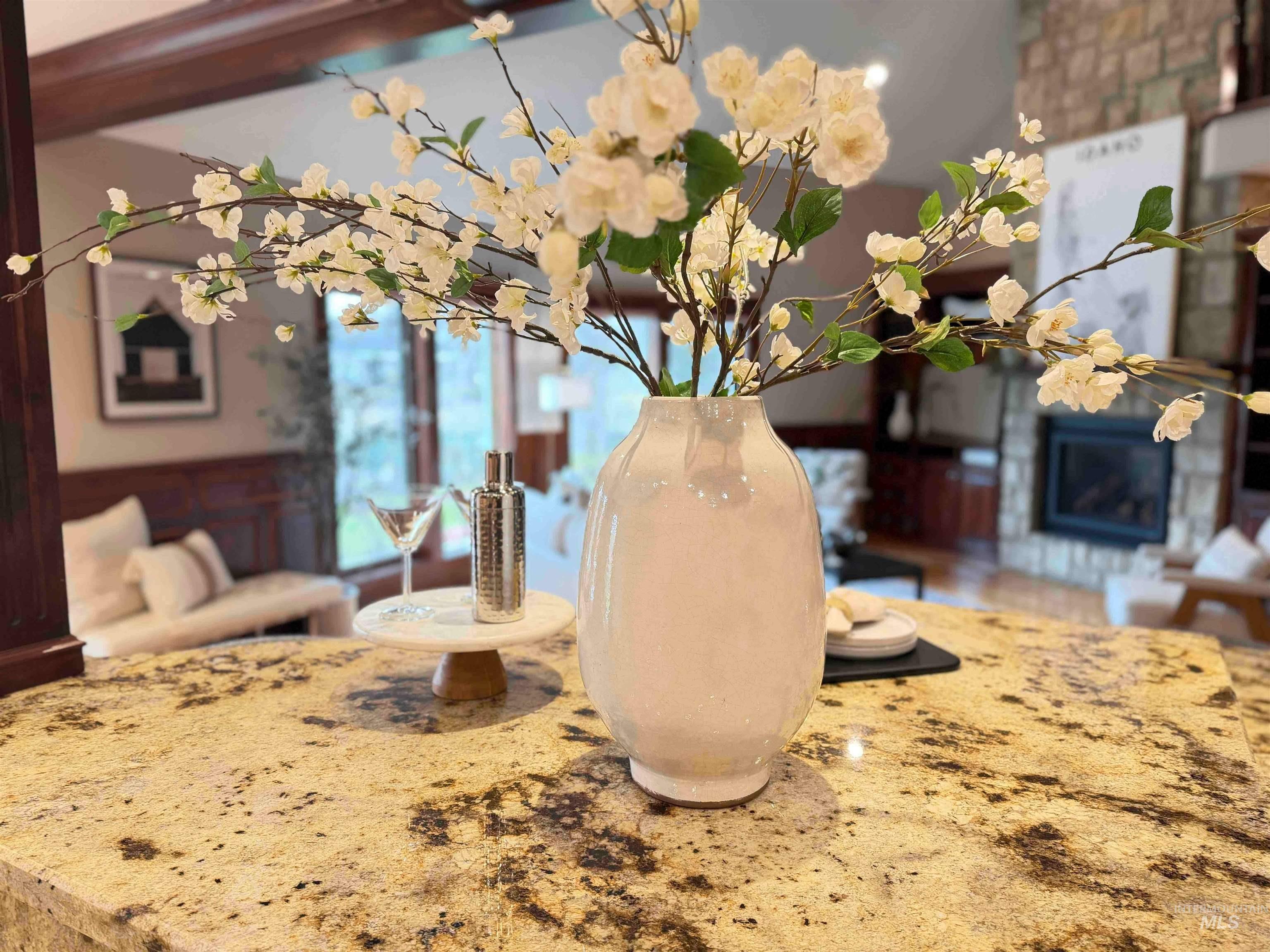 5280 N Lakemomt Ln, Garden City, Idaho 83714, 3 Bedrooms, 2.5 Bathrooms, Residential For Sale, Price $1,550,000,MLS 98978020