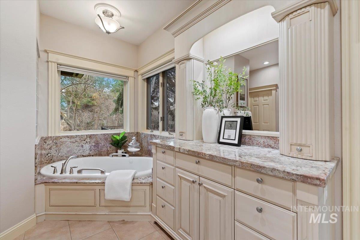 5280 N Lakemont Ln, Garden City, Idaho 83714, 3 Bedrooms, 2.5 Bathrooms, Residential For Sale, Price $1,550,000, 98978020