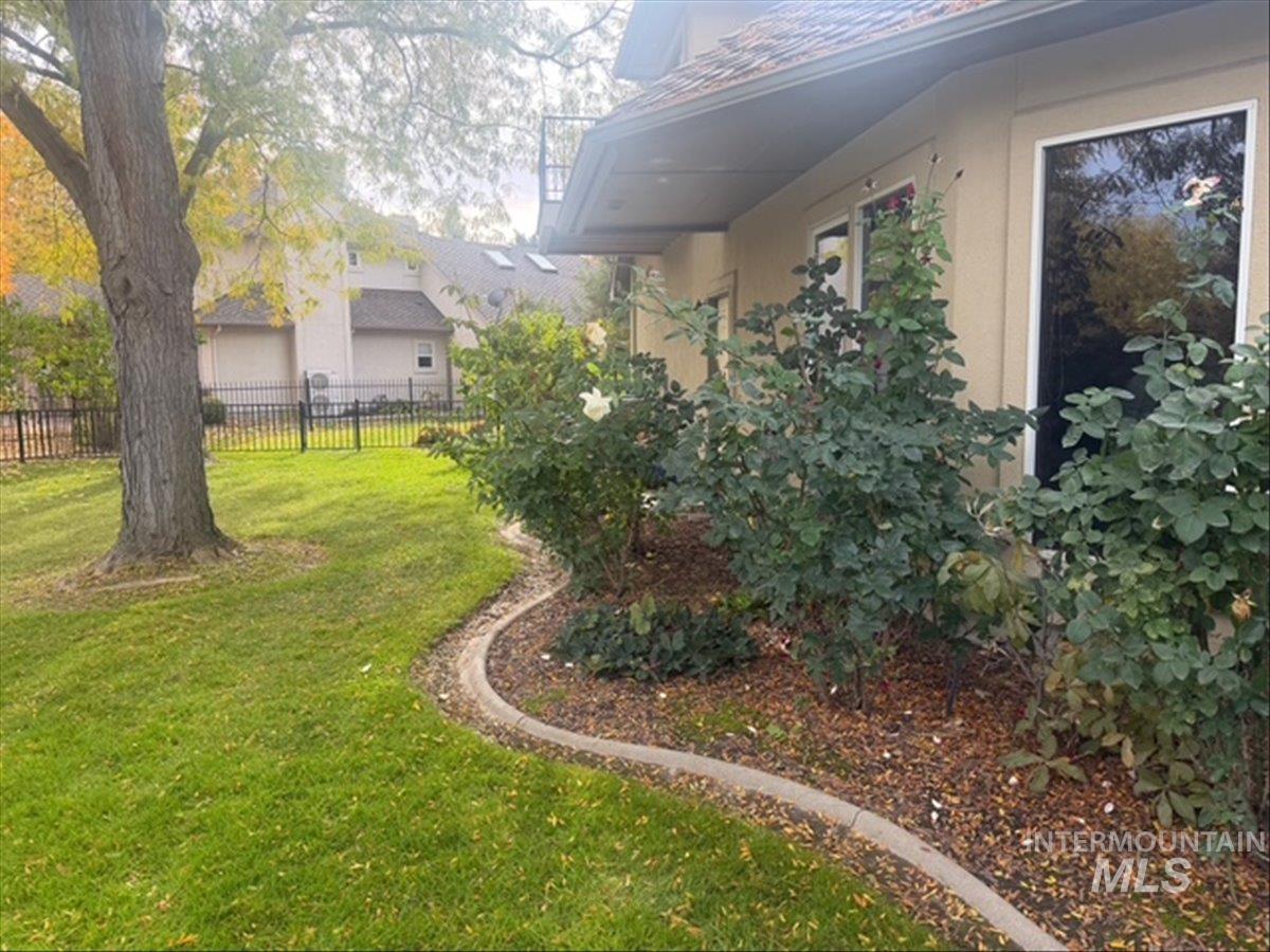 5280 N Lakemont Ln, Garden City, Idaho 83714, 3 Bedrooms, 2.5 Bathrooms, Residential For Sale, Price $1,550,000, 98978020