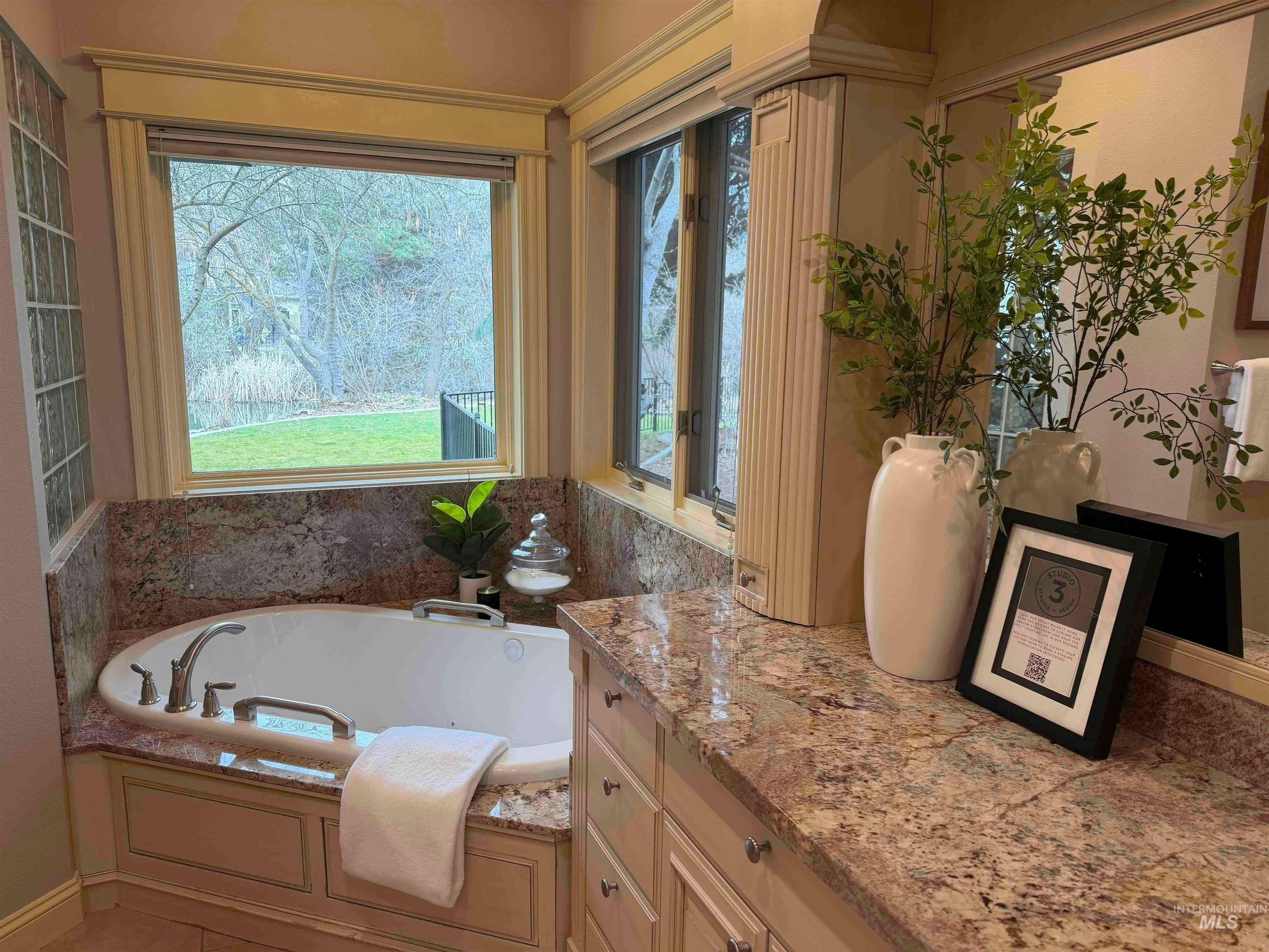 5280 N Lakemomt Ln, Garden City, Idaho 83714, 3 Bedrooms, 2.5 Bathrooms, Residential For Sale, Price $1,550,000,MLS 98978020