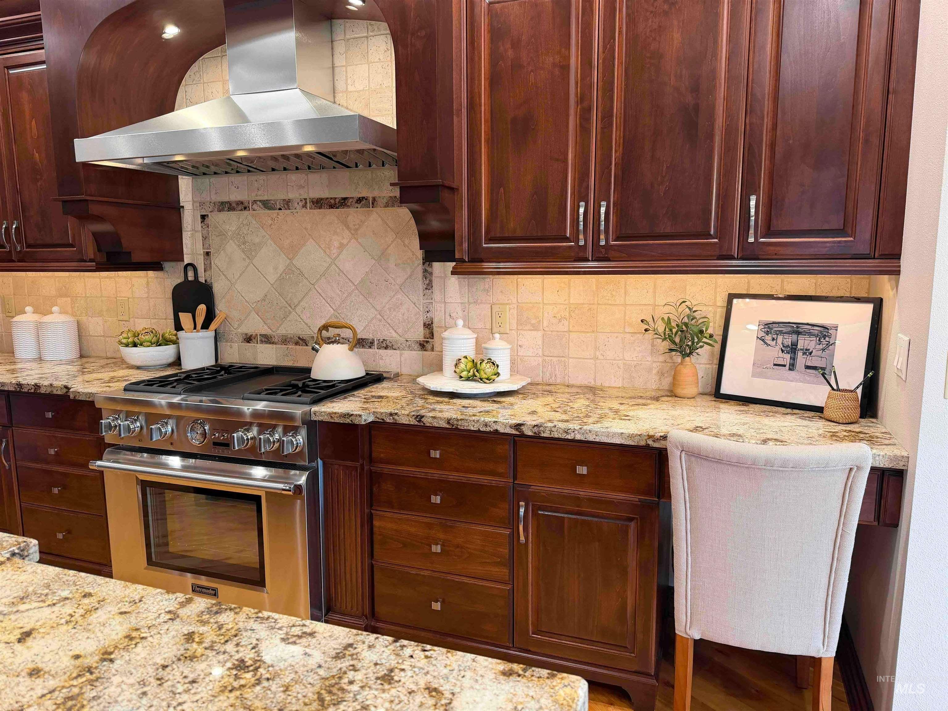 5280 N Lakemomt Ln, Garden City, Idaho 83714, 3 Bedrooms, 2.5 Bathrooms, Residential For Sale, Price $1,550,000,MLS 98978020