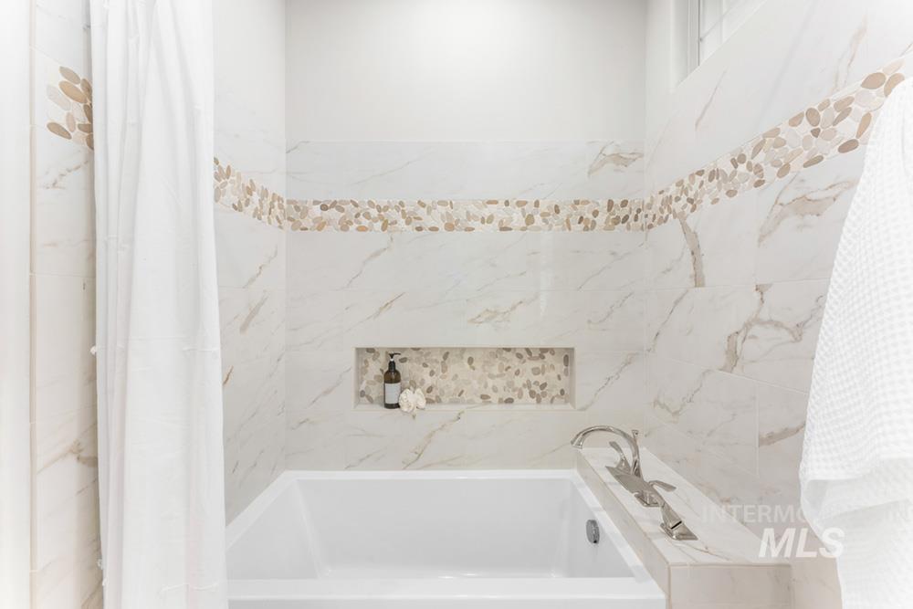 1049 E Riversong Dr, Eagle, Idaho 83616, 4 Bedrooms, 3.5 Bathrooms, Residential For Sale, Price $1,750,000,MLS 98978021