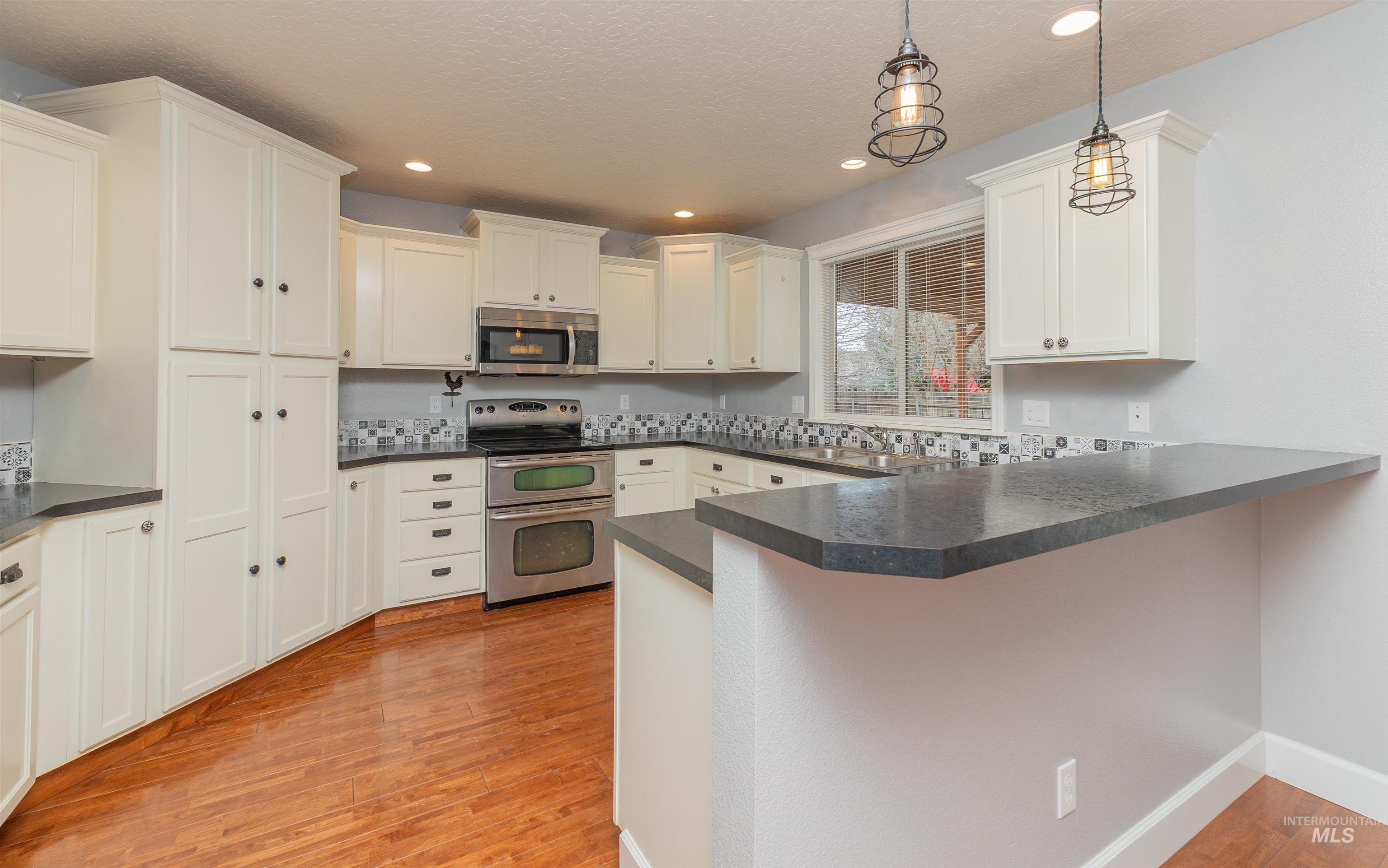 1964 W Odessa Ave, Nampa, Idaho 83686, 4 Bedrooms, 3.5 Bathrooms, Residential For Sale, Price $499,900,MLS 98978022