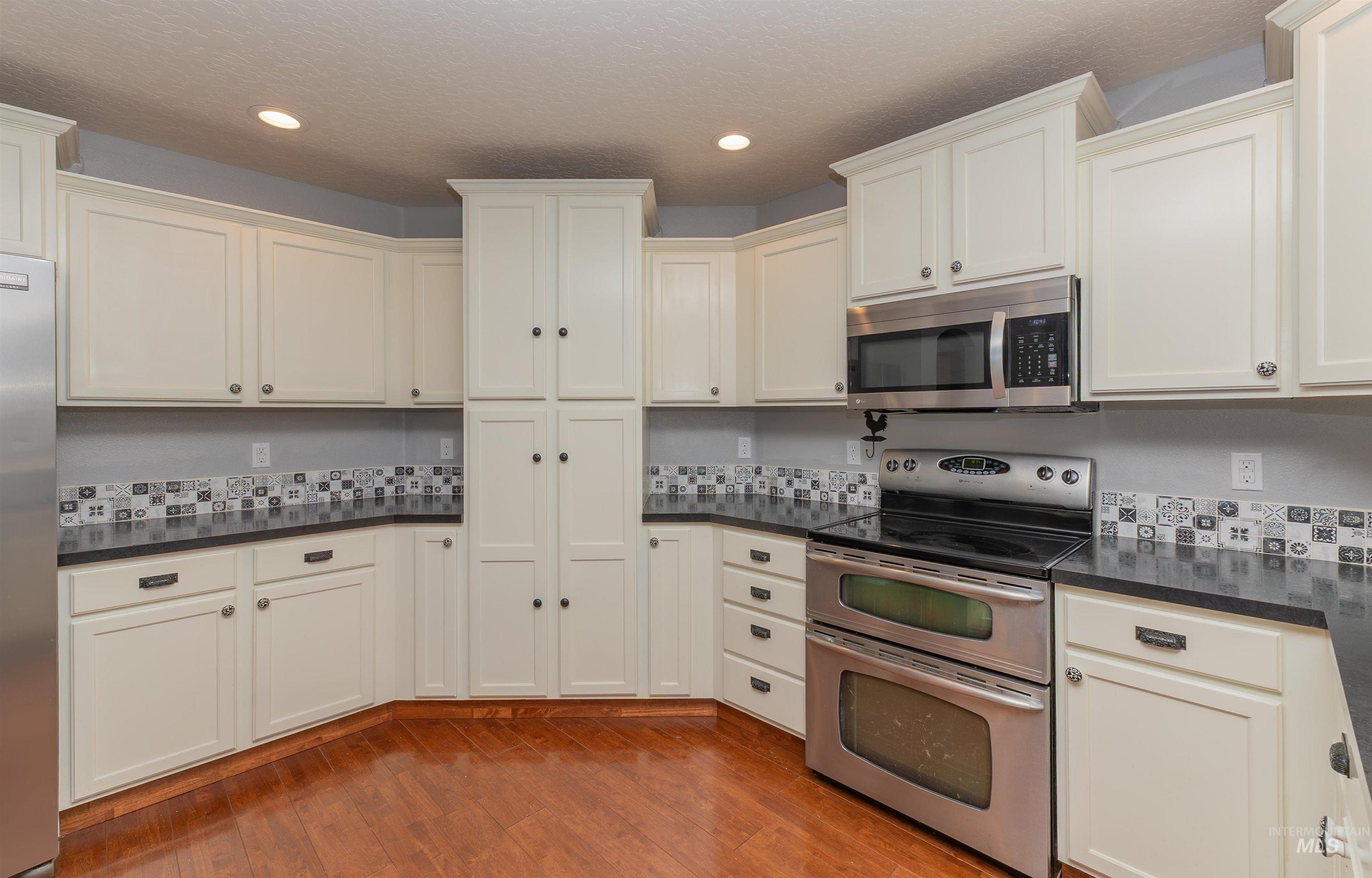 1964 W Odessa Ave, Nampa, Idaho 83686, 4 Bedrooms, 3.5 Bathrooms, Residential For Sale, Price $499,900,MLS 98978022