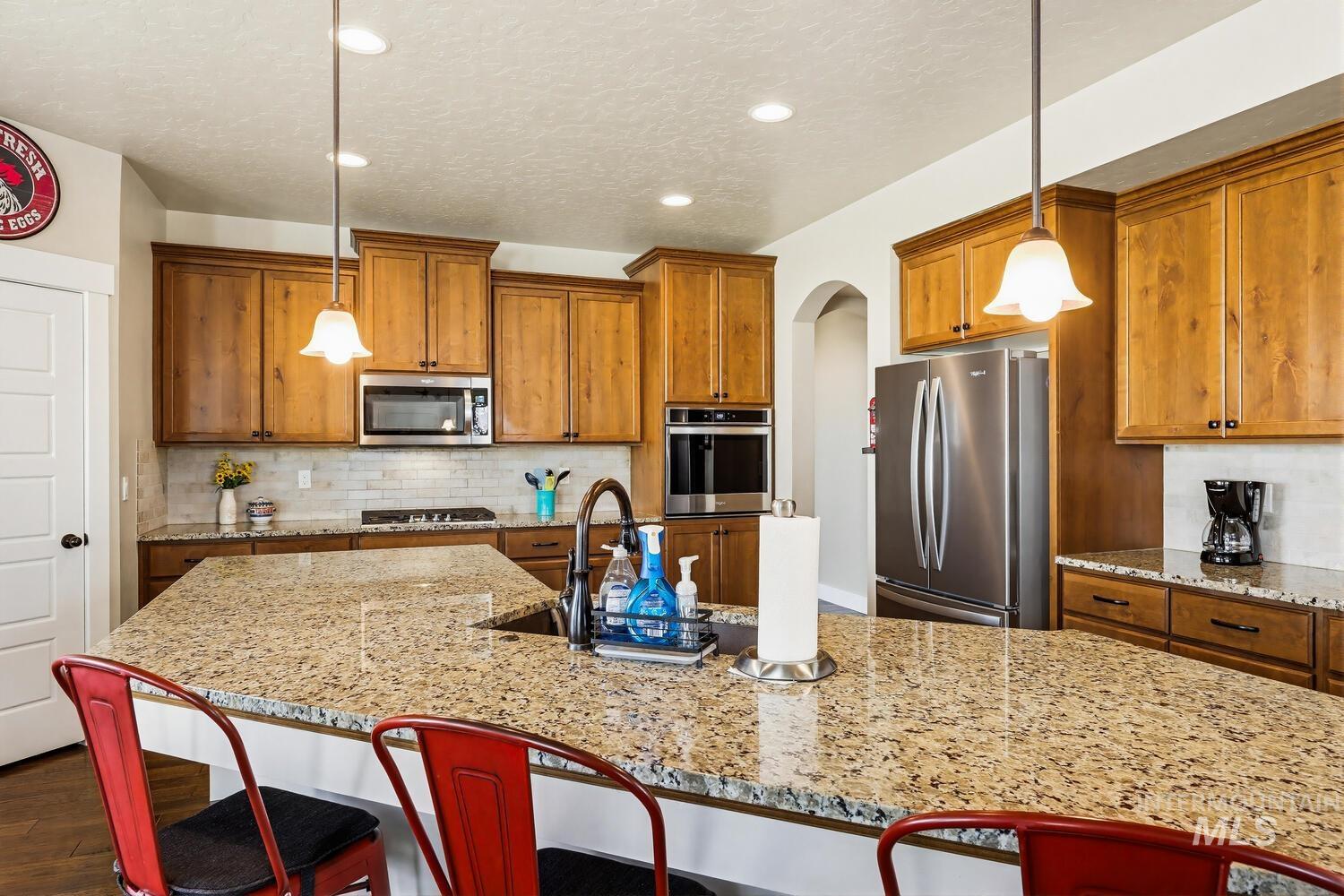 886 E Bay Owl Dr, Kuna, Idaho 83634, 3 Bedrooms, 2.5 Bathrooms, Residential For Sale, Price $665,000,MLS 98978024