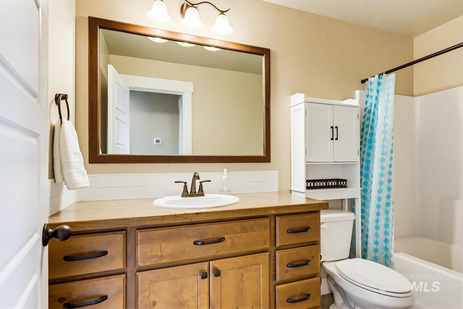 886 E Bay Owl Dr, Kuna, Idaho 83634, 3 Bedrooms, 2.5 Bathrooms, Residential For Sale, Price $665,000,MLS 98978024