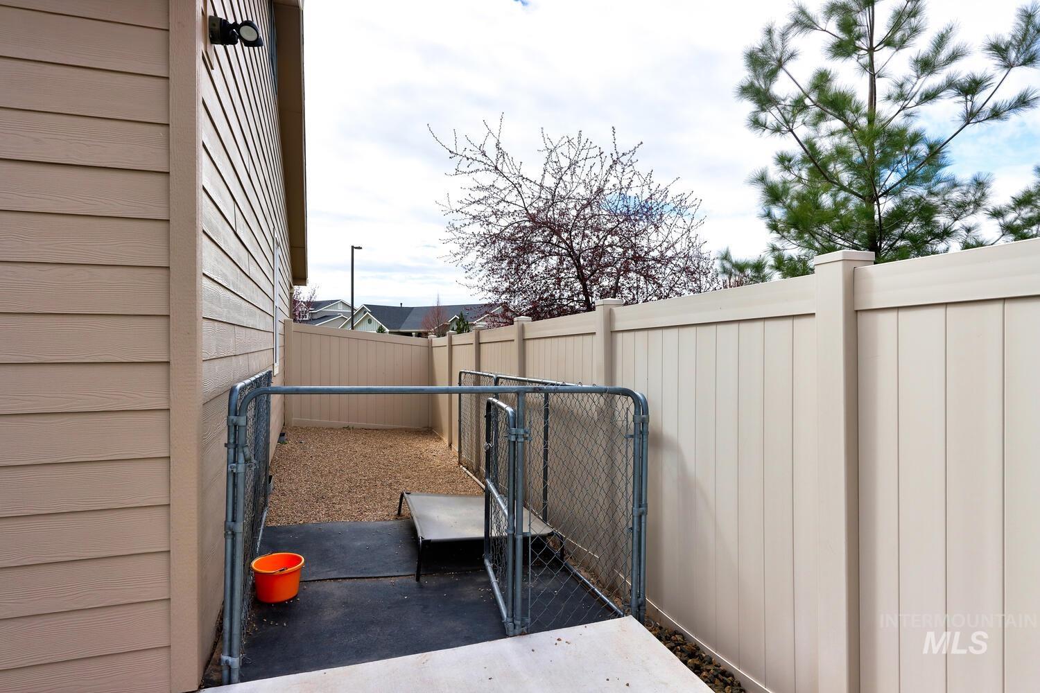 886 E Bay Owl Dr, Kuna, Idaho 83634, 3 Bedrooms, 2.5 Bathrooms, Residential For Sale, Price $665,000,MLS 98978024