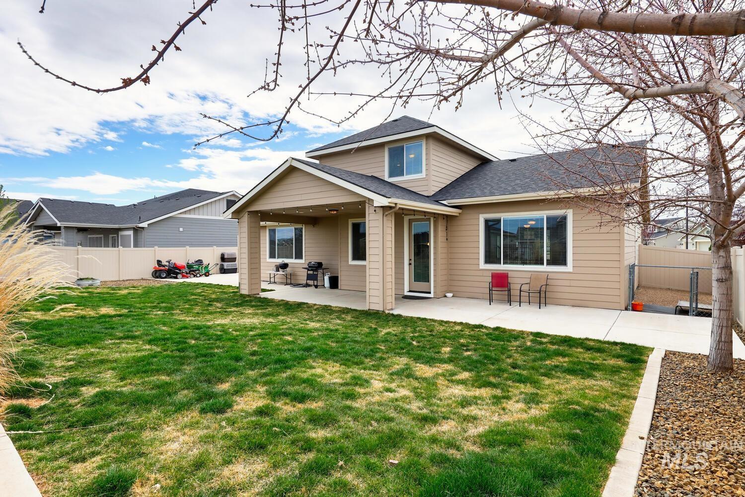 886 E Bay Owl Dr, Kuna, Idaho 83634, 3 Bedrooms, 2.5 Bathrooms, Residential For Sale, Price $665,000,MLS 98978024