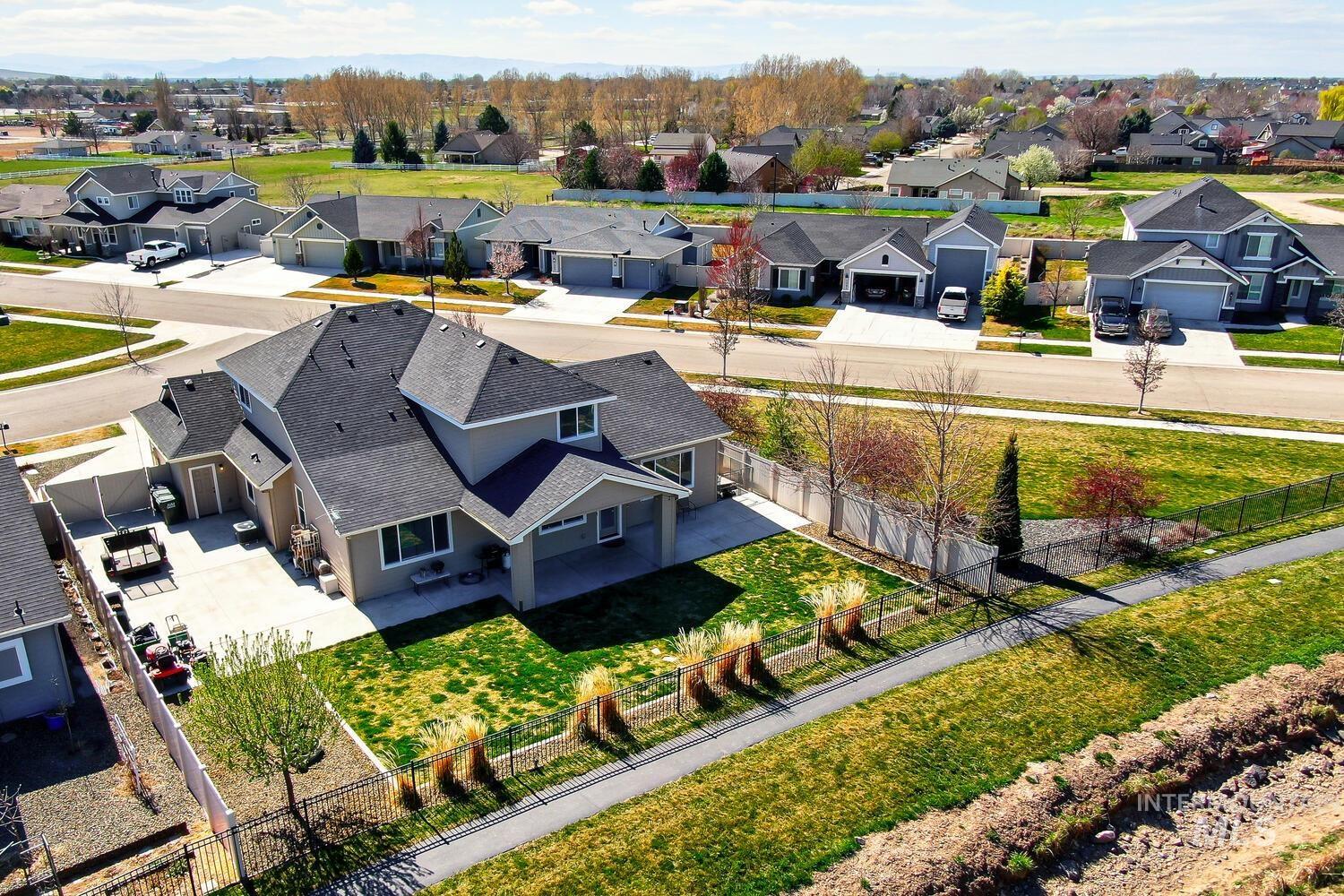 886 E Bay Owl Dr, Kuna, Idaho 83634, 3 Bedrooms, 2.5 Bathrooms, Residential For Sale, Price $665,000,MLS 98978024